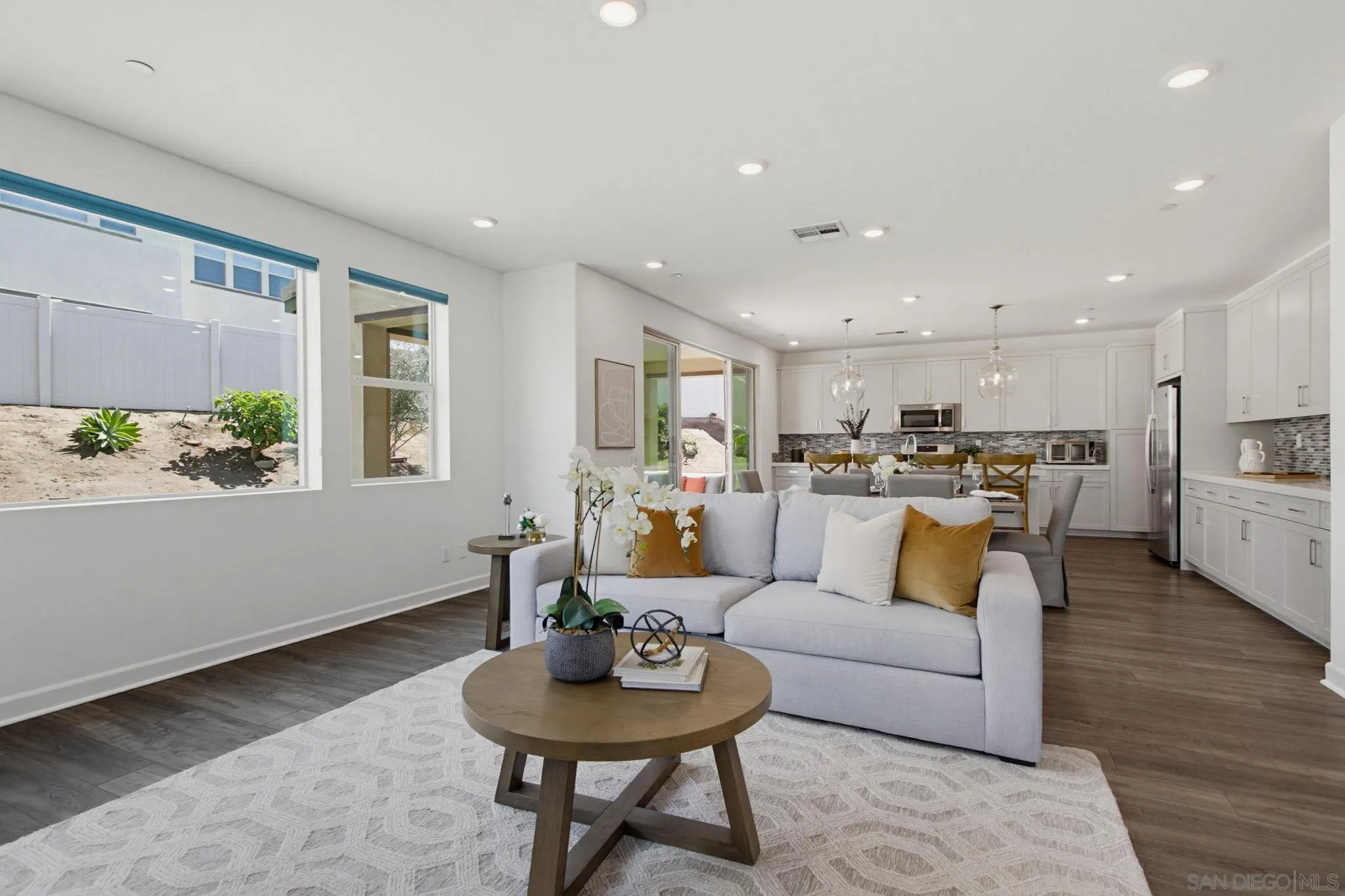 https://cdn.realtyfeed.com/cdn/127/260014455/bd2fb59f0f7ea6abd49ce641a89f2724.webp