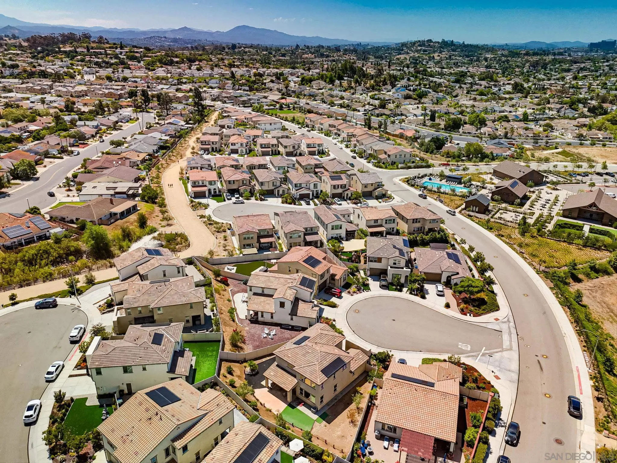 https://cdn.realtyfeed.com/cdn/127/260014455/c94a684b7a25e61ad1c8cf0b0e1a1d72.webp