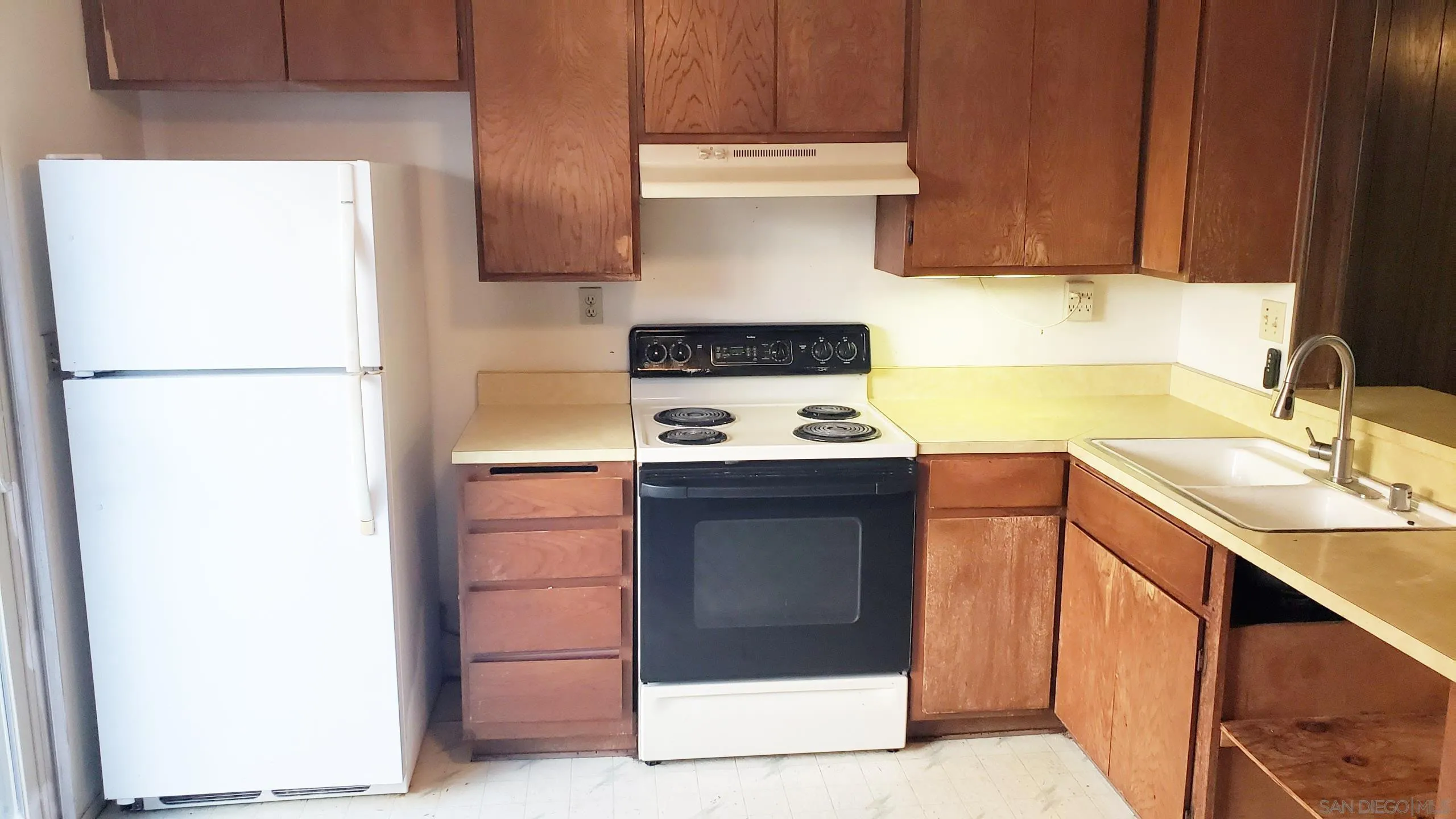 Photo #4: 260014463 Listing: Photo #4