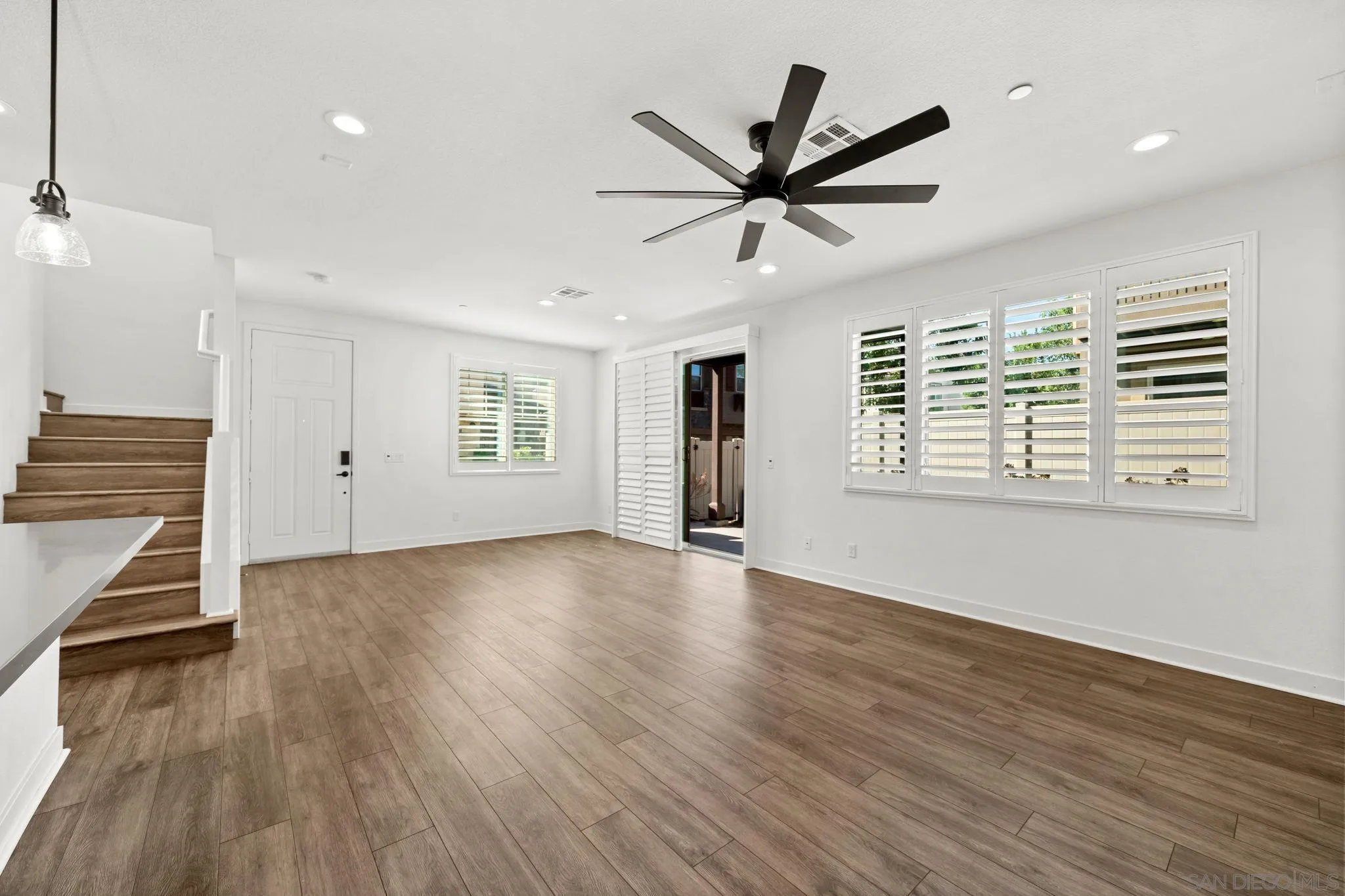 https://cdn.realtyfeed.com/cdn/127/260014471/0dcbb1eb55d46f62161b2513bb0e11c7.webp