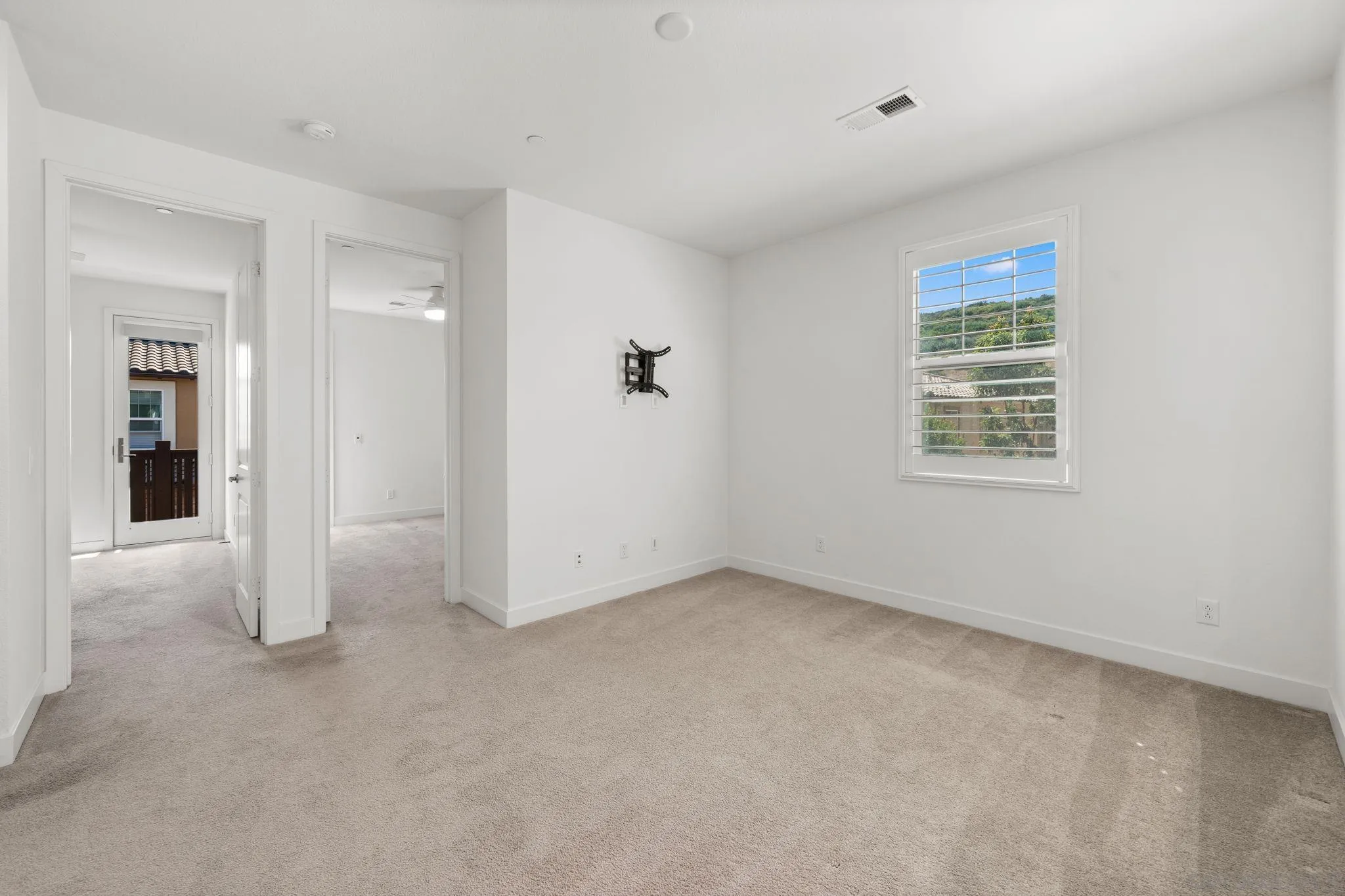 https://cdn.realtyfeed.com/cdn/127/260014471/192a2545a1d274ecc769a7aa9a940c13.webp