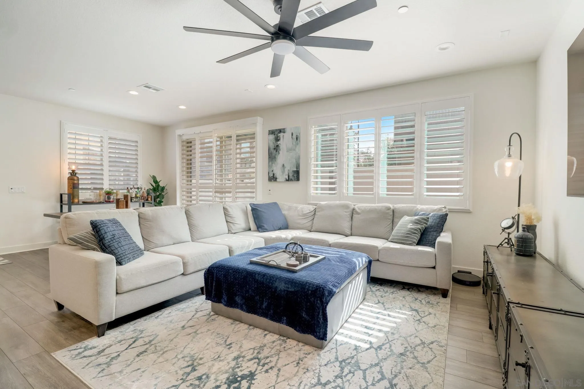https://cdn.realtyfeed.com/cdn/127/260014471/1c67246bb9f9c75044b686efa7d0adac.webp