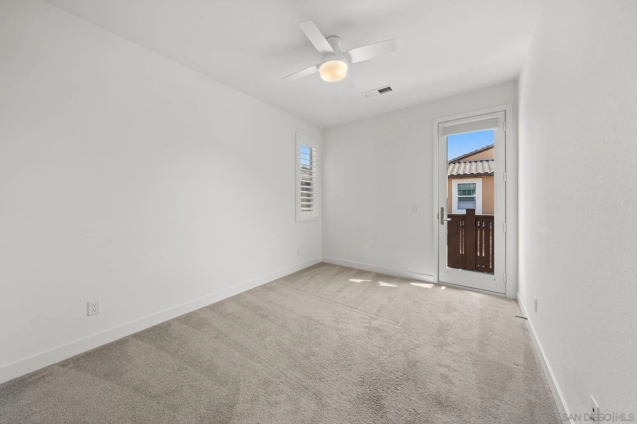 https://cdn.realtyfeed.com/cdn/127/260014471/407cd0aa8dfd775db7d9860c152bb1bc.webp