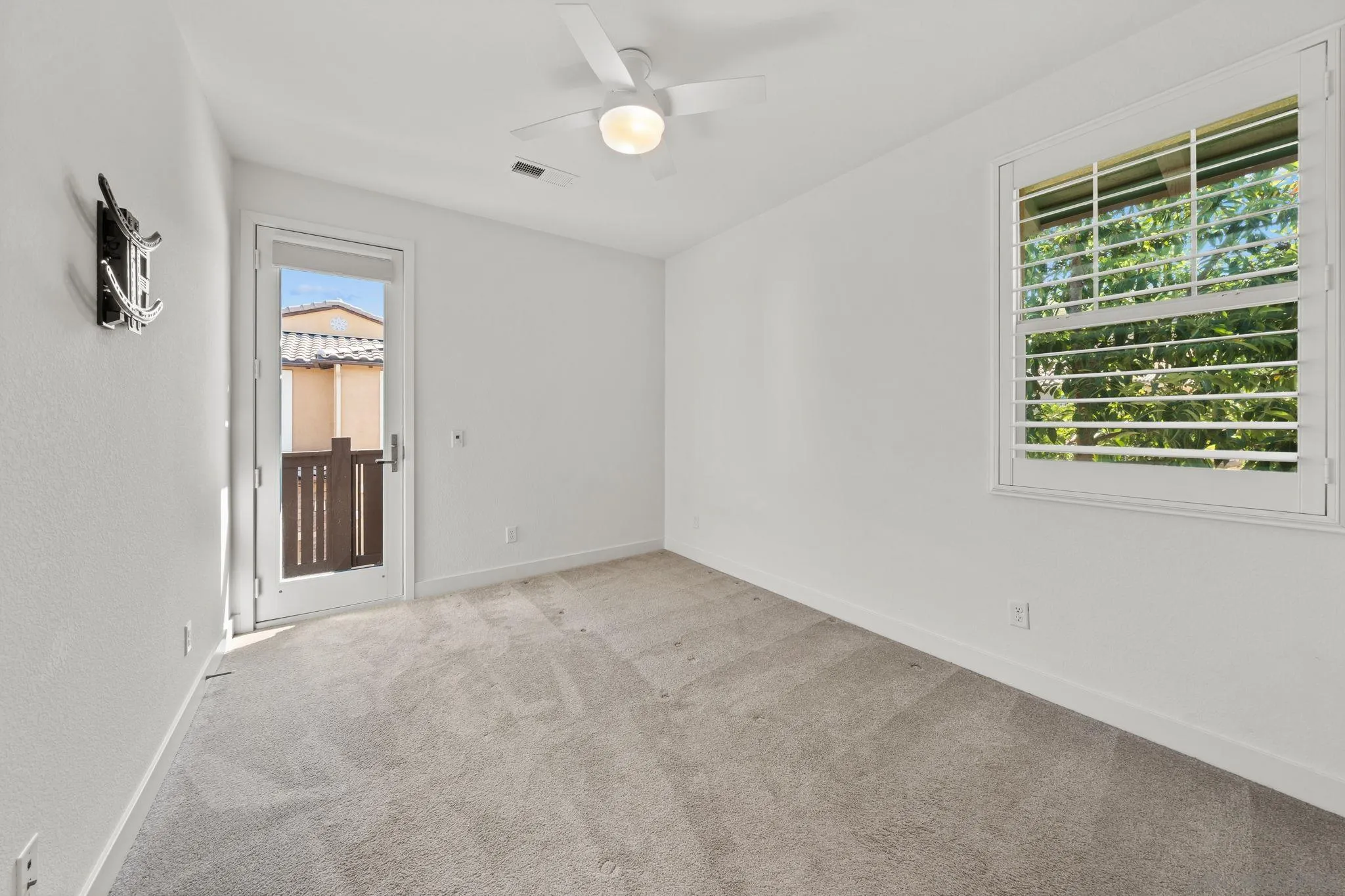 https://cdn.realtyfeed.com/cdn/127/260014471/552b0a60ba792f1f250e23a9f2495671.webp