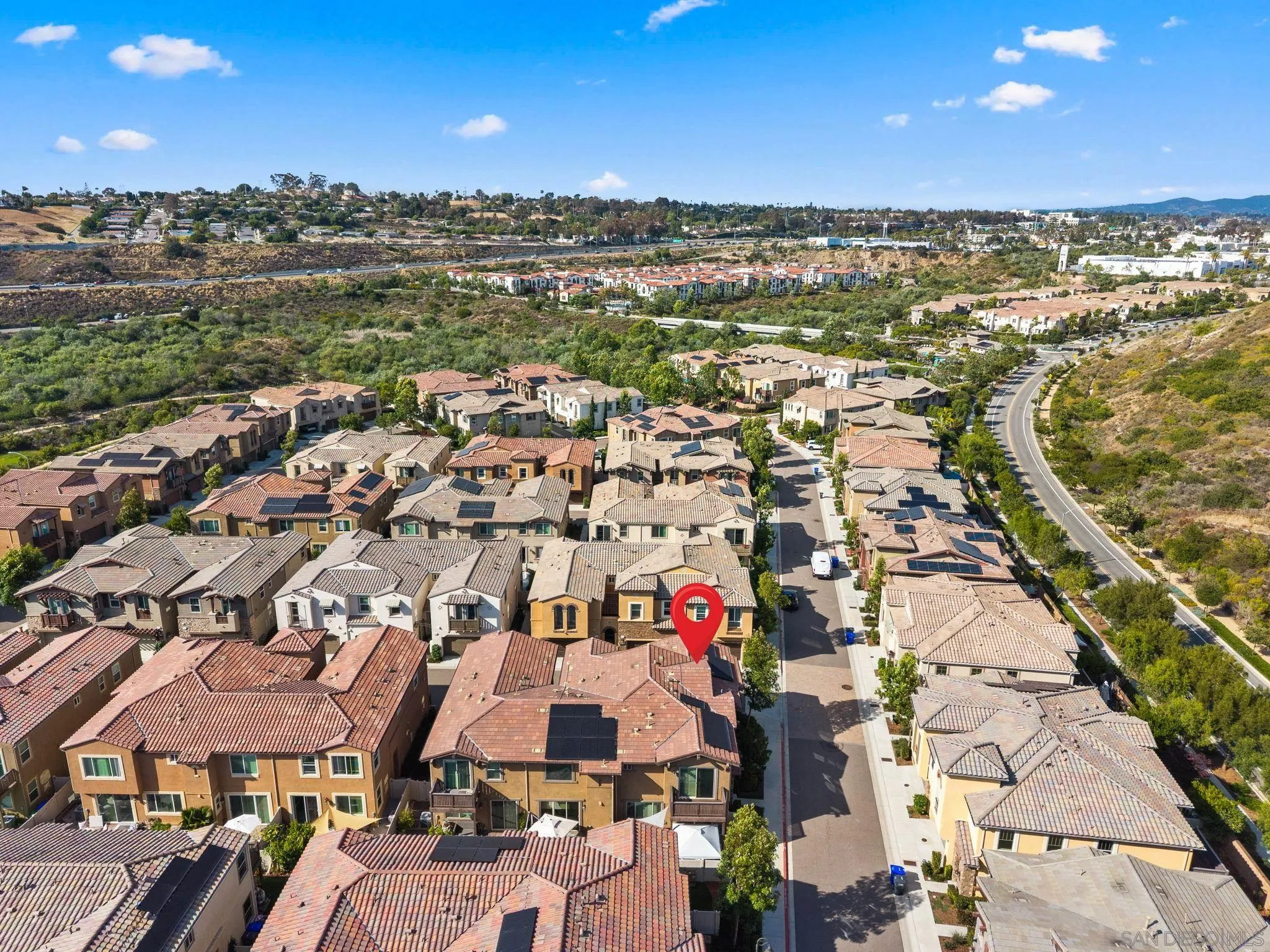 https://cdn.realtyfeed.com/cdn/127/260014471/5b59f61d9e8cff18b3101f5b59f6dac7.webp
