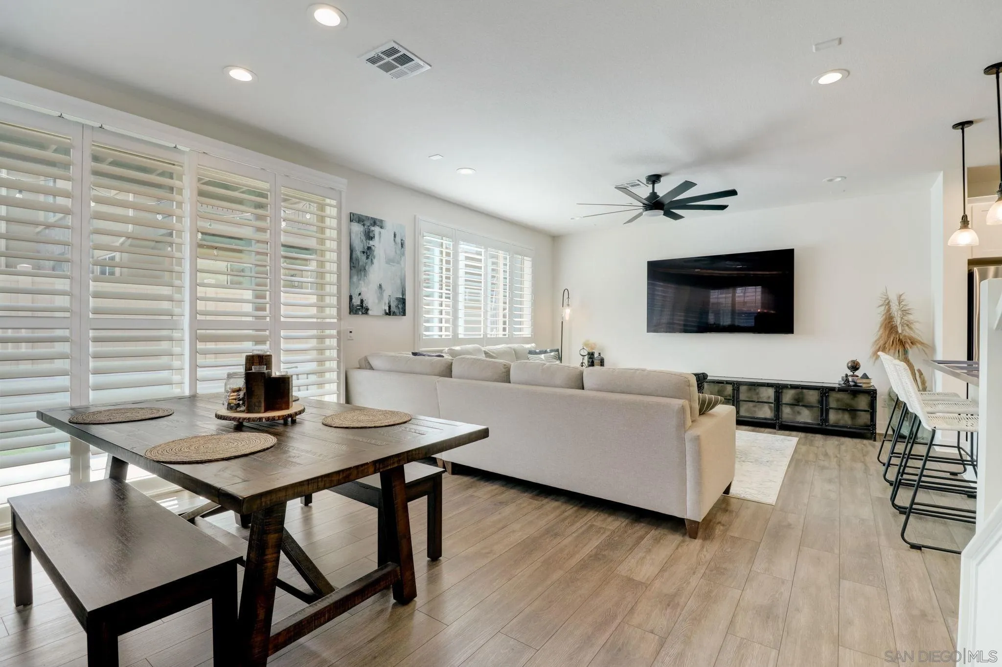 https://cdn.realtyfeed.com/cdn/127/260014471/97878138d65fa681d7323bdc28d7d9f9.webp