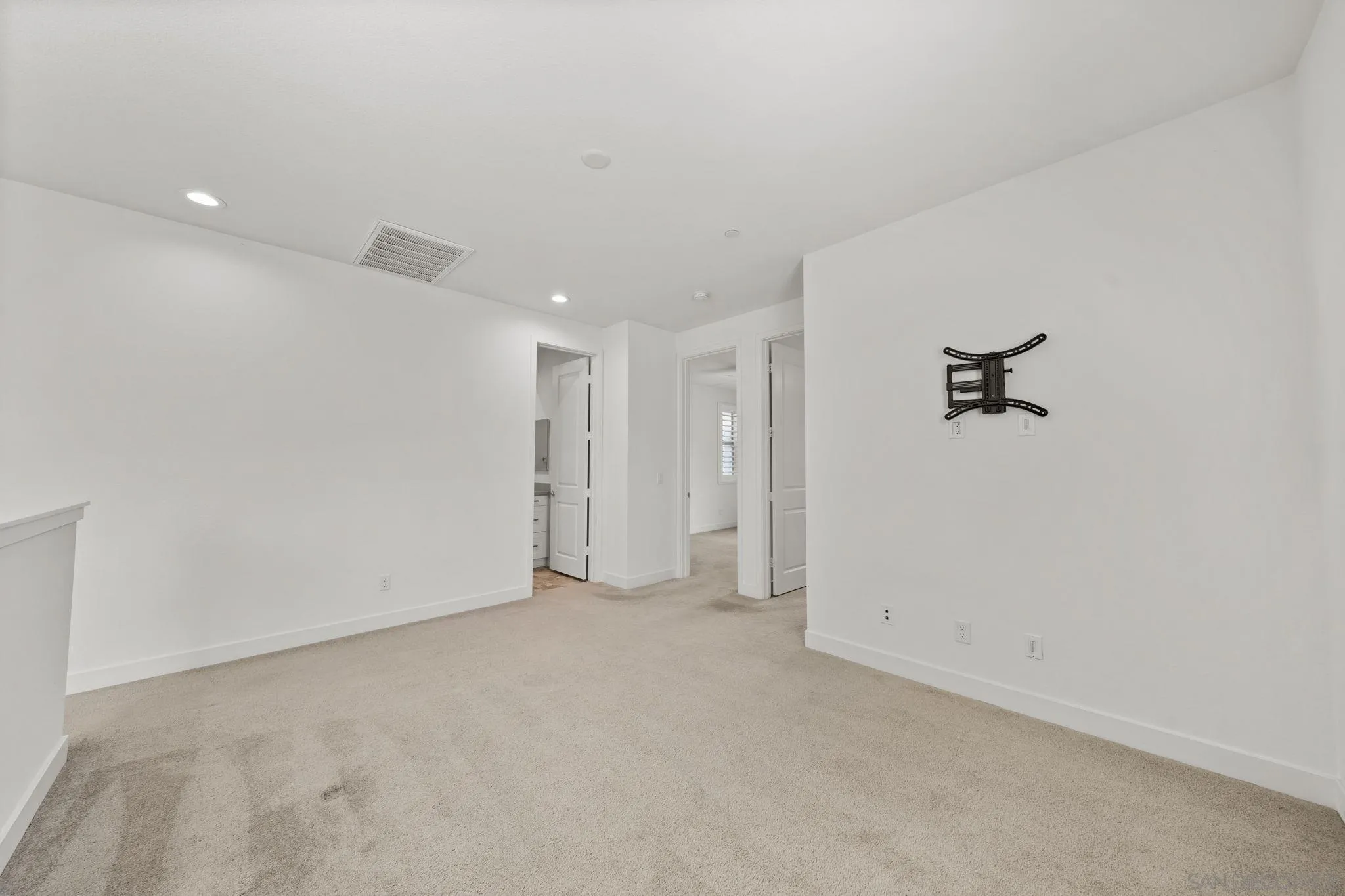 https://cdn.realtyfeed.com/cdn/127/260014471/c6742be4eae2ab306314e45616ad2023.webp