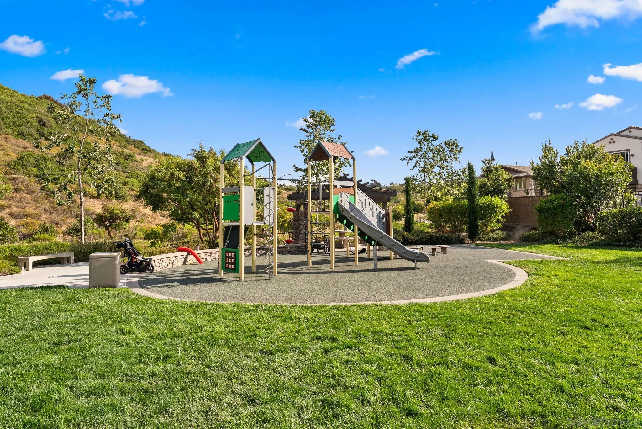 https://cdn.realtyfeed.com/cdn/127/260014471/cfc0363a93bf844453a1996c686d6867.webp
