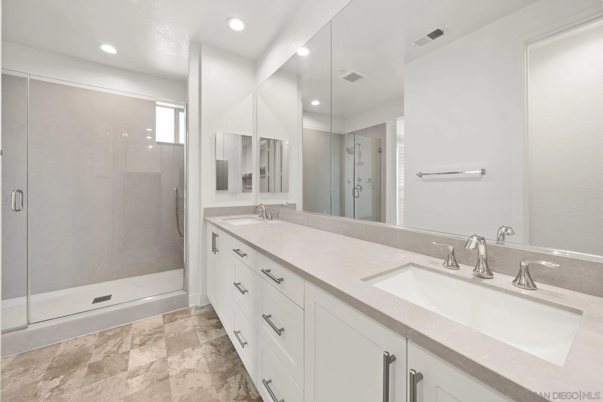 https://cdn.realtyfeed.com/cdn/127/260014471/e6e1fa0eb13cf8c8c00ff2e4164161dc.webp