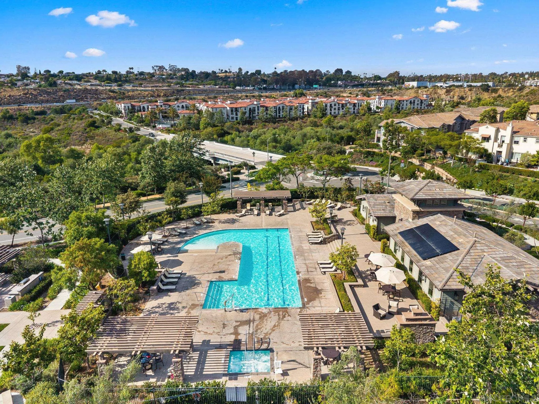 https://cdn.realtyfeed.com/cdn/127/260014471/fccd0bee41c3f3525a7b3ac2313055d1.webp
