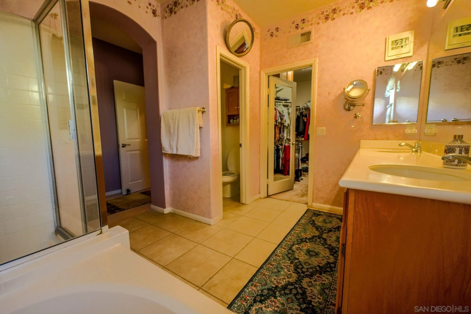 https://cdn.realtyfeed.com/cdn/127/260014475/1023f5fab5d0b9f93fb509bd007063fe.webp