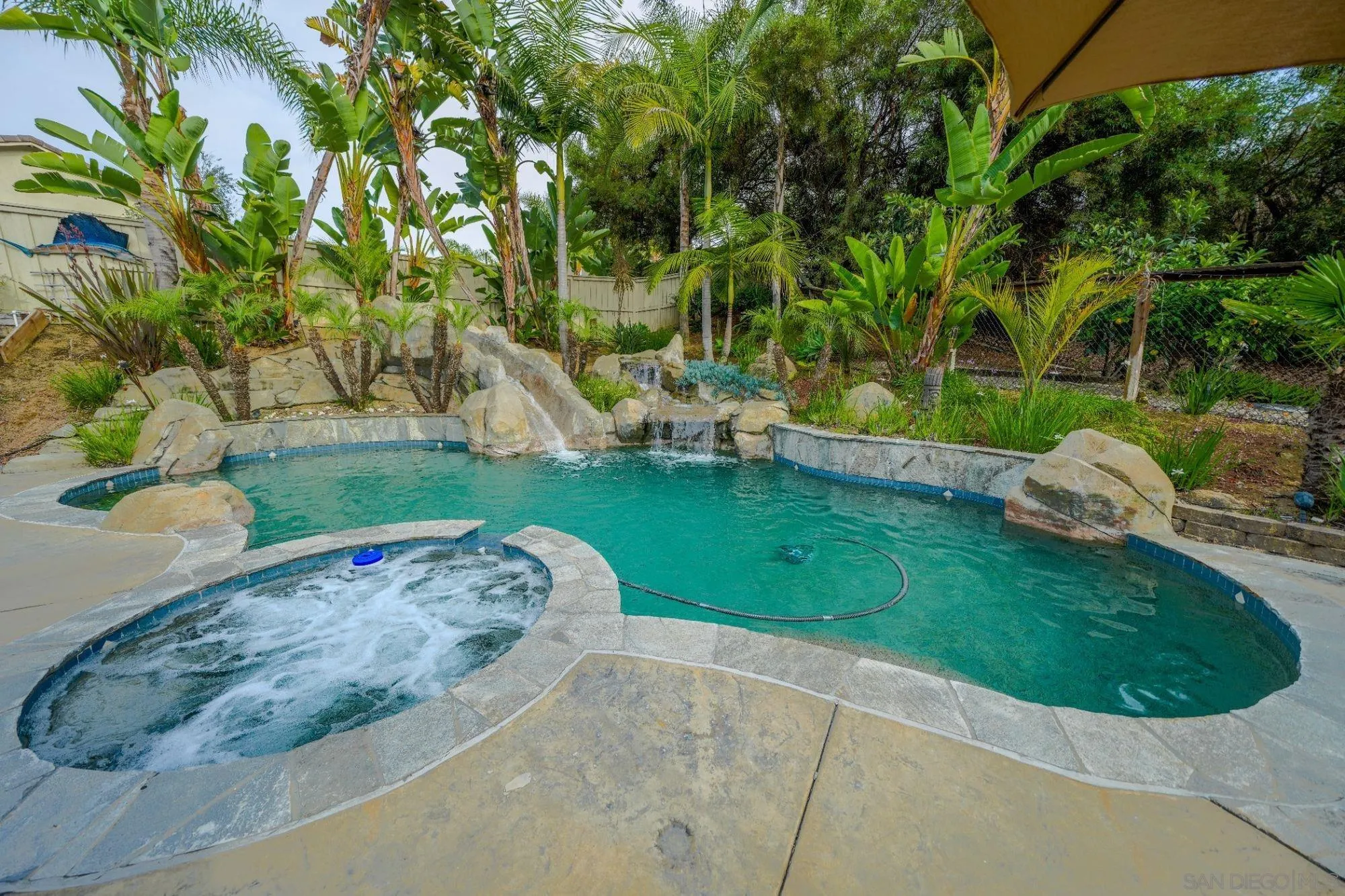 https://cdn.realtyfeed.com/cdn/127/260014475/2cc691391ef9a4c9db767ac931b32703.webp