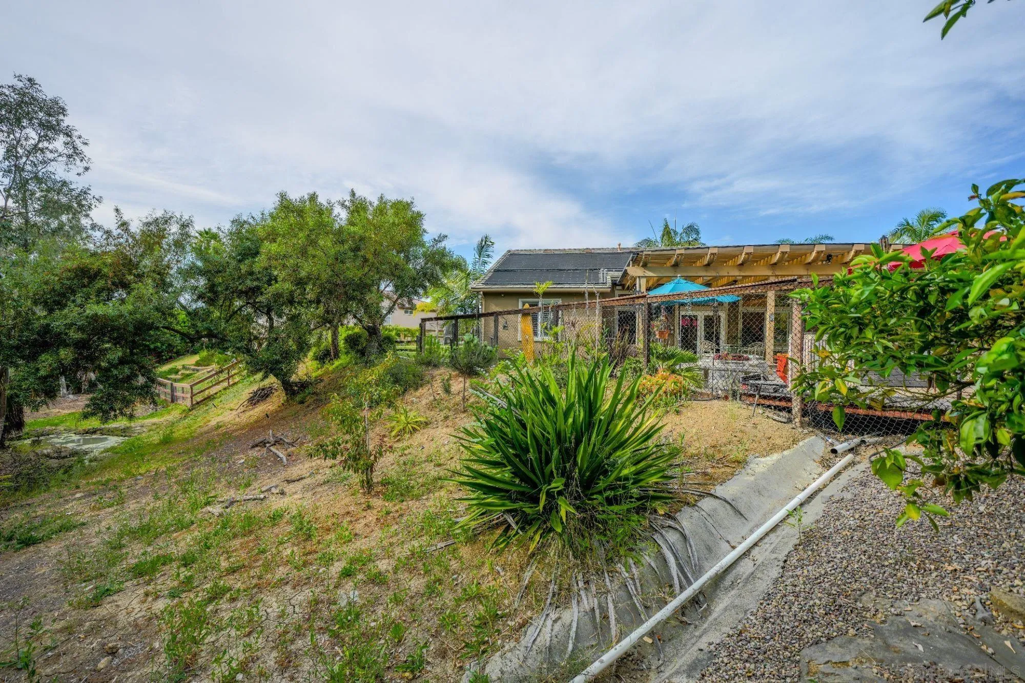 https://cdn.realtyfeed.com/cdn/127/260014475/2ed2bd92767b3187e2aa706d01db2476.webp