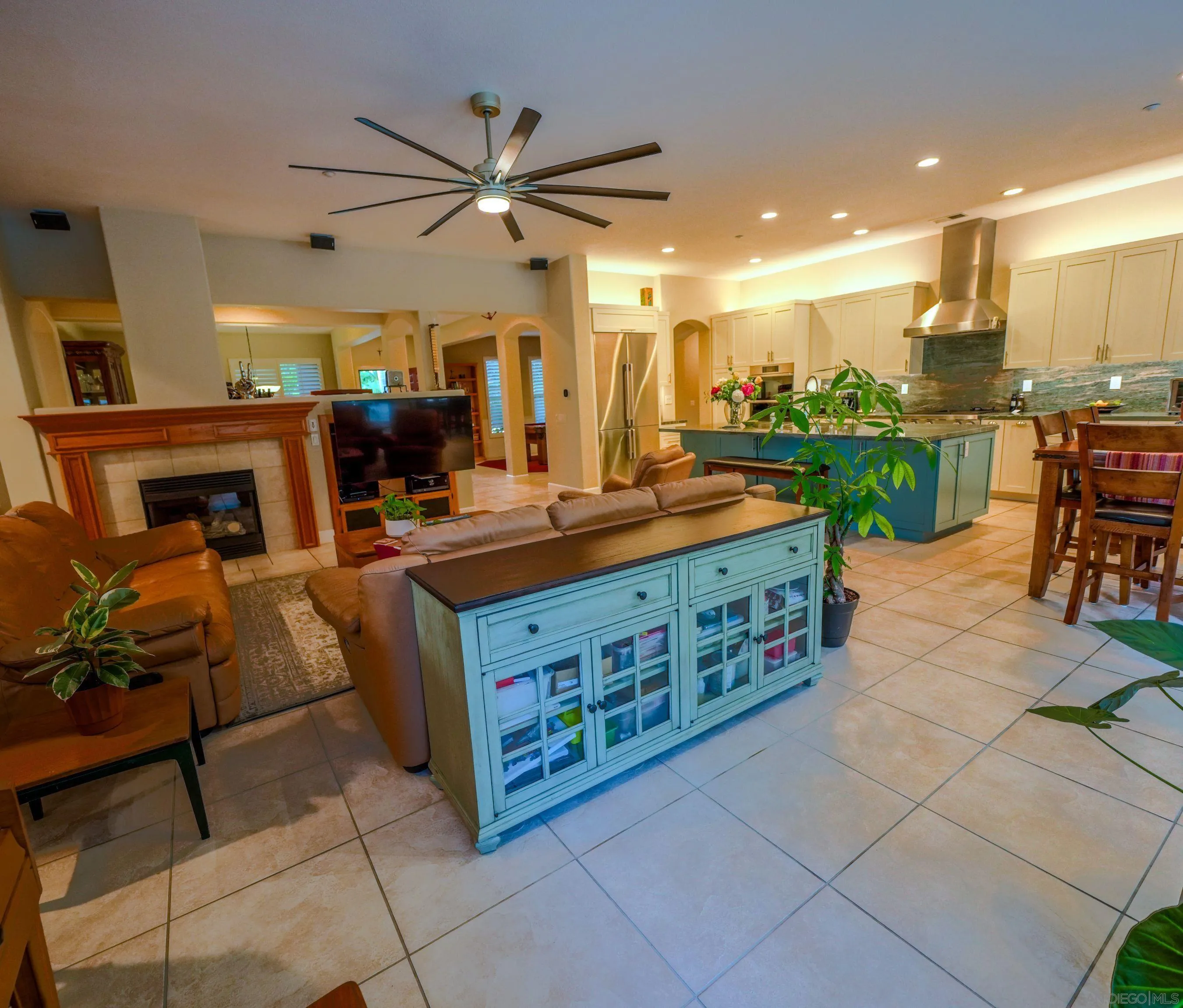https://cdn.realtyfeed.com/cdn/127/260014475/4b47c828c8e2f1b6759e55160f44f7b1.webp