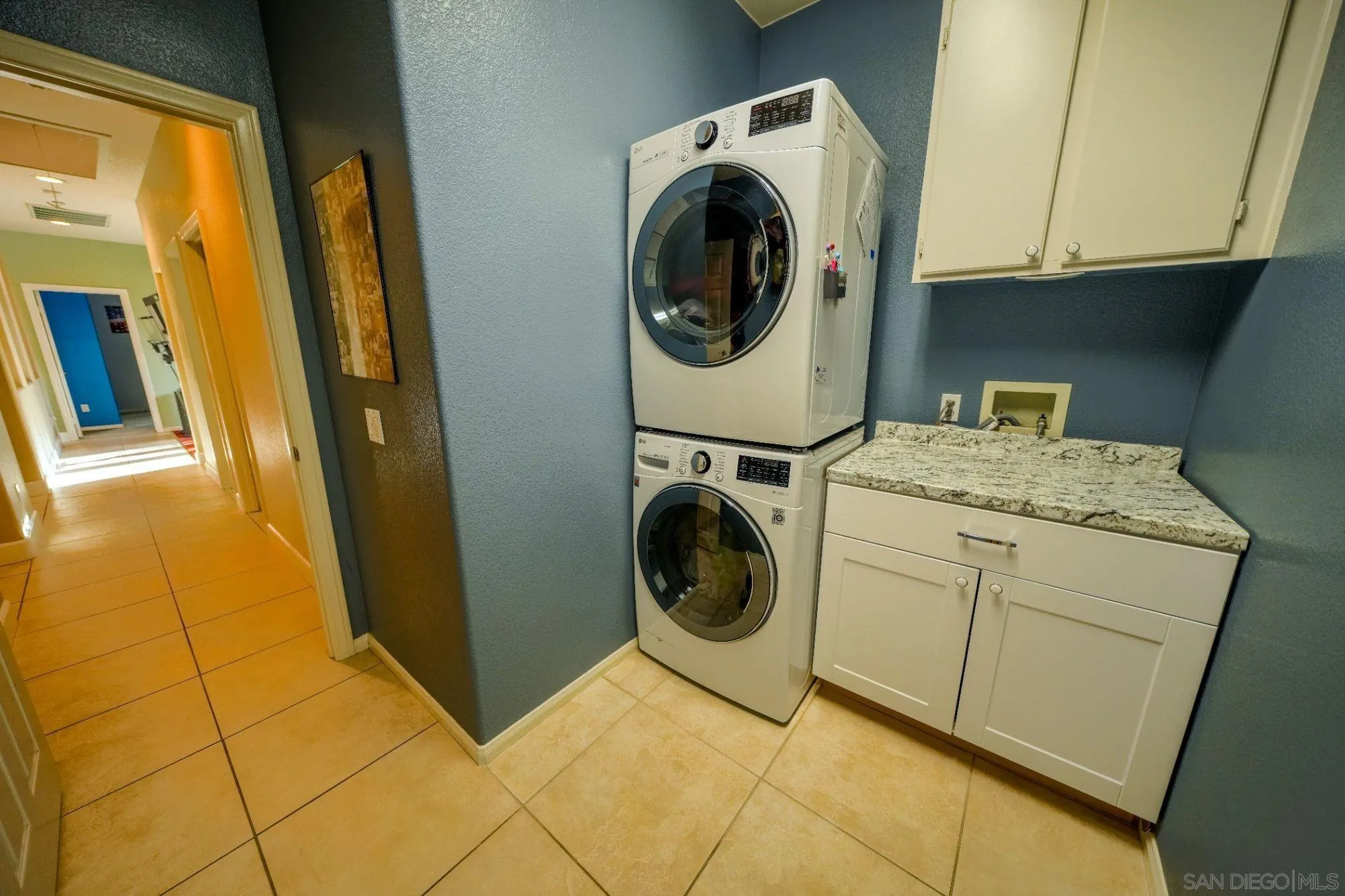 https://cdn.realtyfeed.com/cdn/127/260014475/5eb6c7edd9a3921dd83e5ac33a23ea69.webp