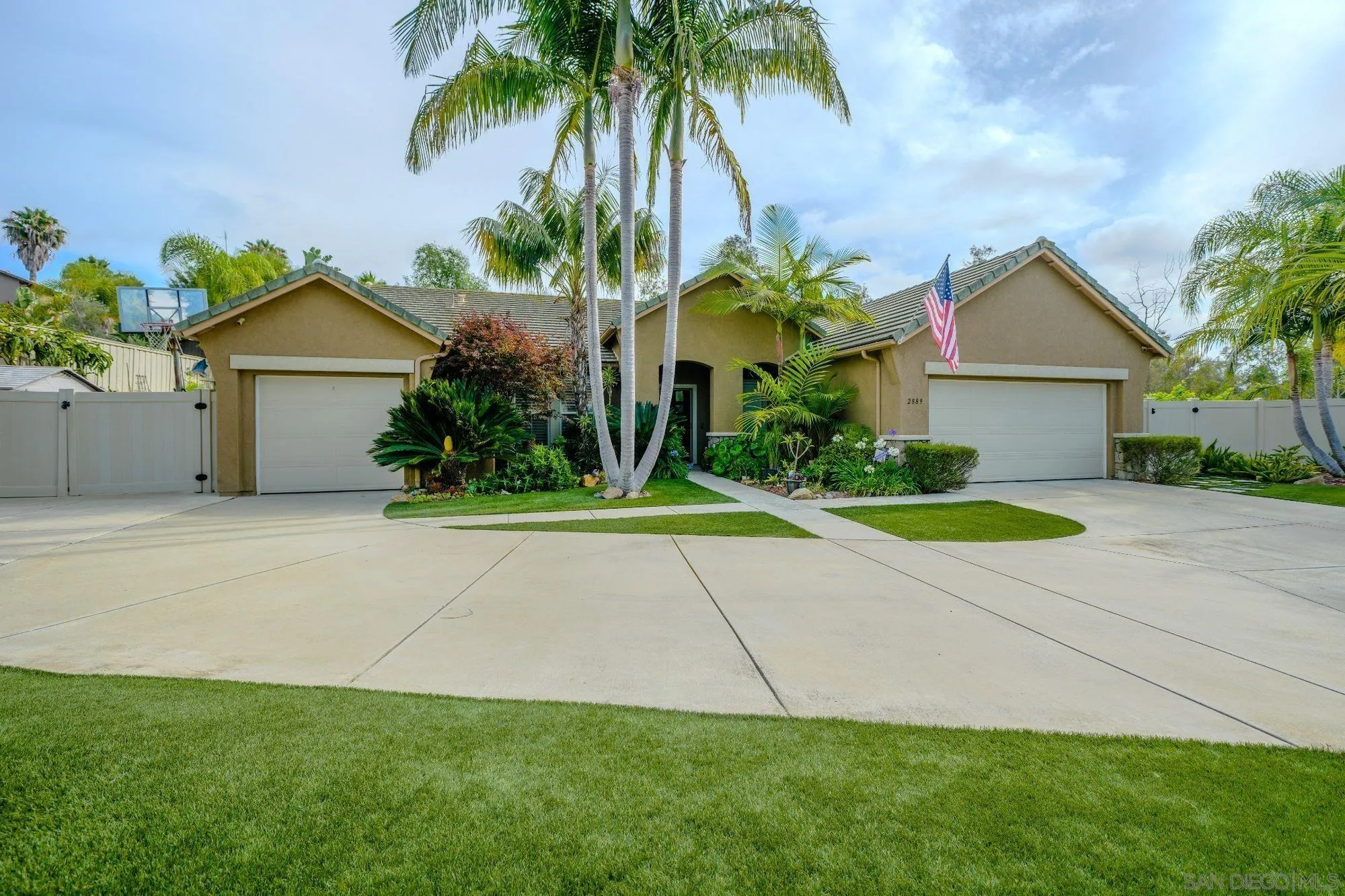 https://cdn.realtyfeed.com/cdn/127/260014475/6a0e7ae6bf253cbe969cb3f1ed2ff58a.webp