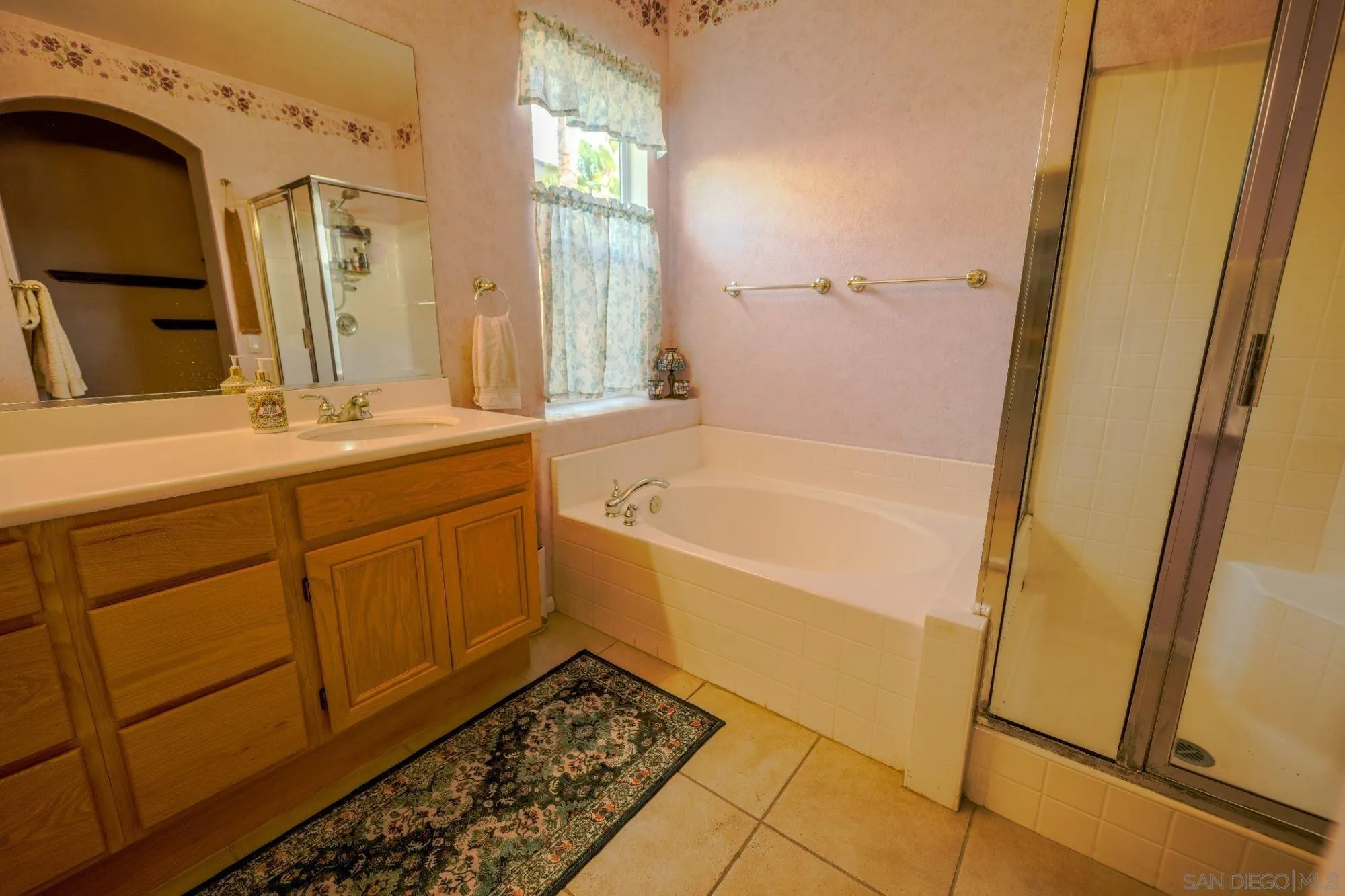 https://cdn.realtyfeed.com/cdn/127/260014475/87ec8e1711b7b33299ce754a72d0f871.webp