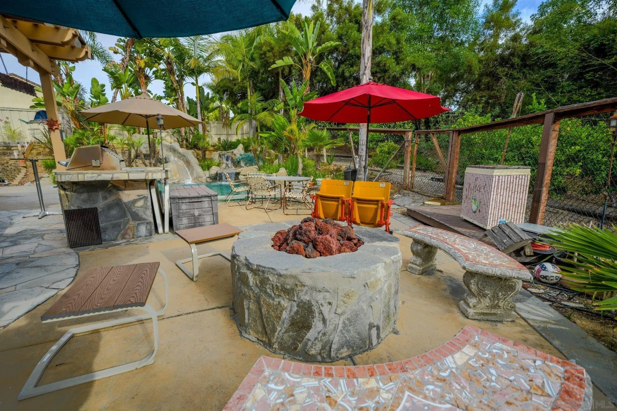 https://cdn.realtyfeed.com/cdn/127/260014475/9d8f3361f960995effc59fb8b3a29740.webp