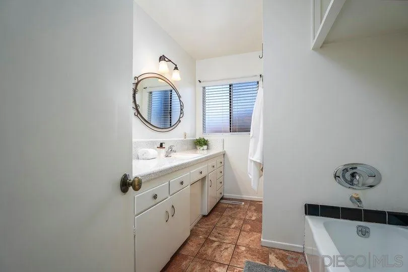 https://cdn.realtyfeed.com/cdn/127/260014476/8dc8a12c7b37549b0a8d791d7165c383.webp
