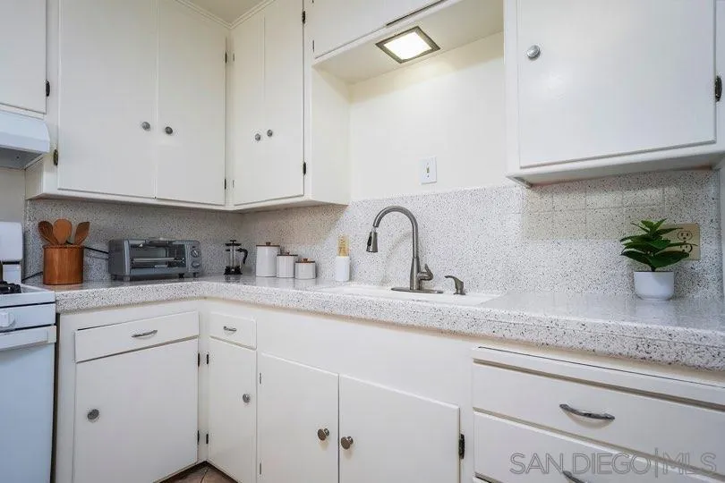 https://cdn.realtyfeed.com/cdn/127/260014476/e4a8f500350ec8b7ed7757d6f1b303a7.webp