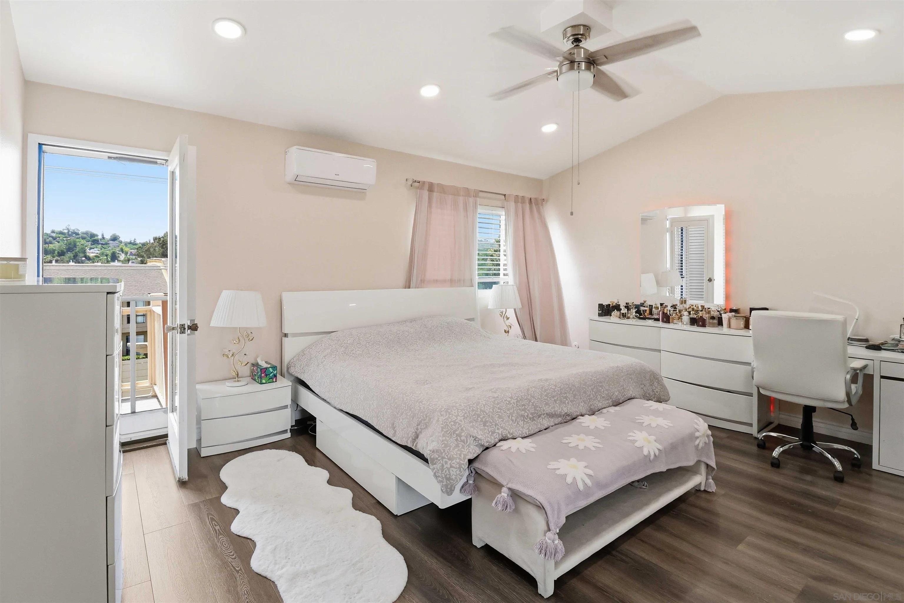 https://cdn.realtyfeed.com/cdn/127/260014482/03b163f4f7bb9674e7da50db91436935.webp