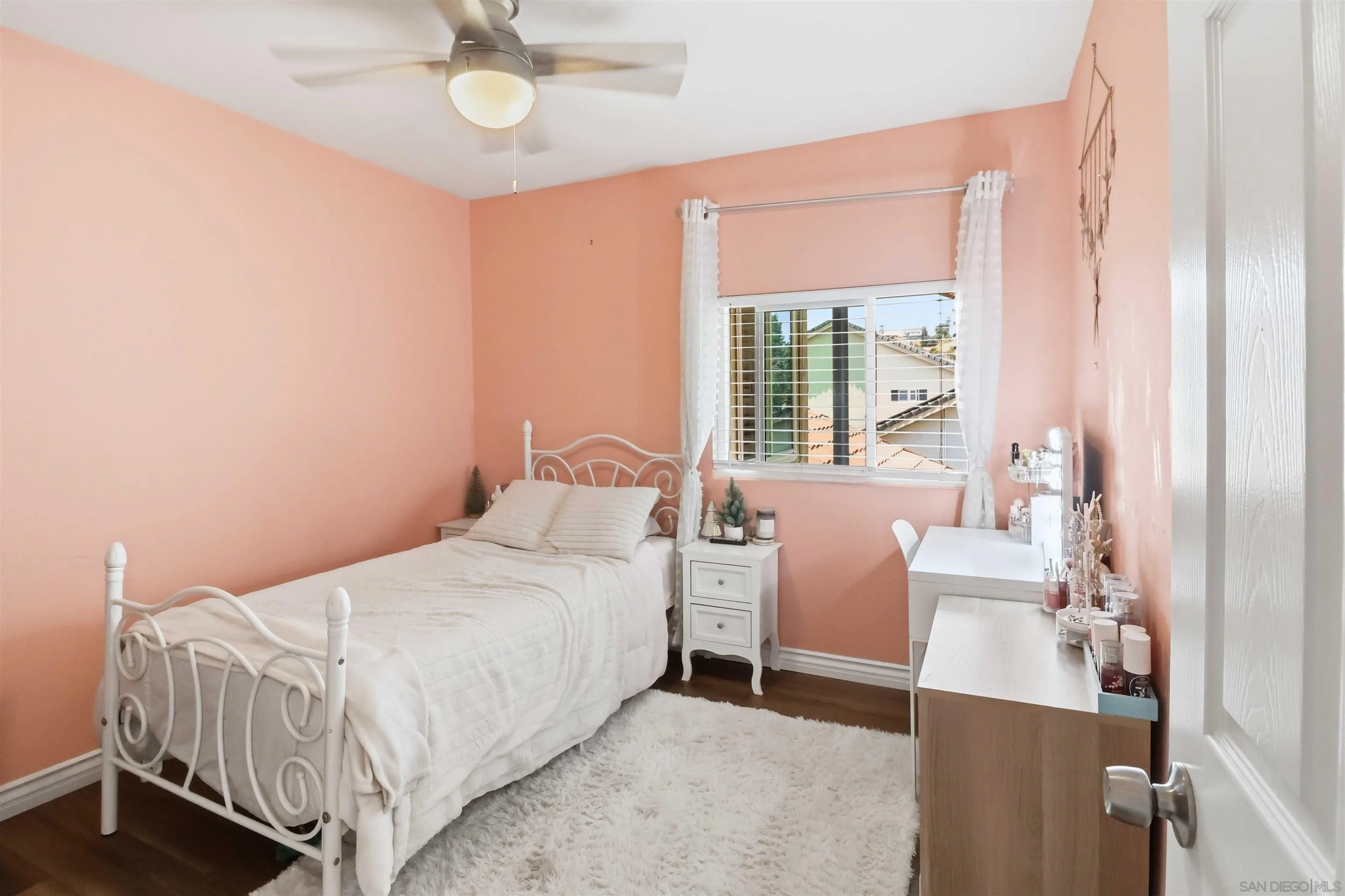 https://cdn.realtyfeed.com/cdn/127/260014482/1033f62b6f7d2de88cb4a43fdfd7e377.webp