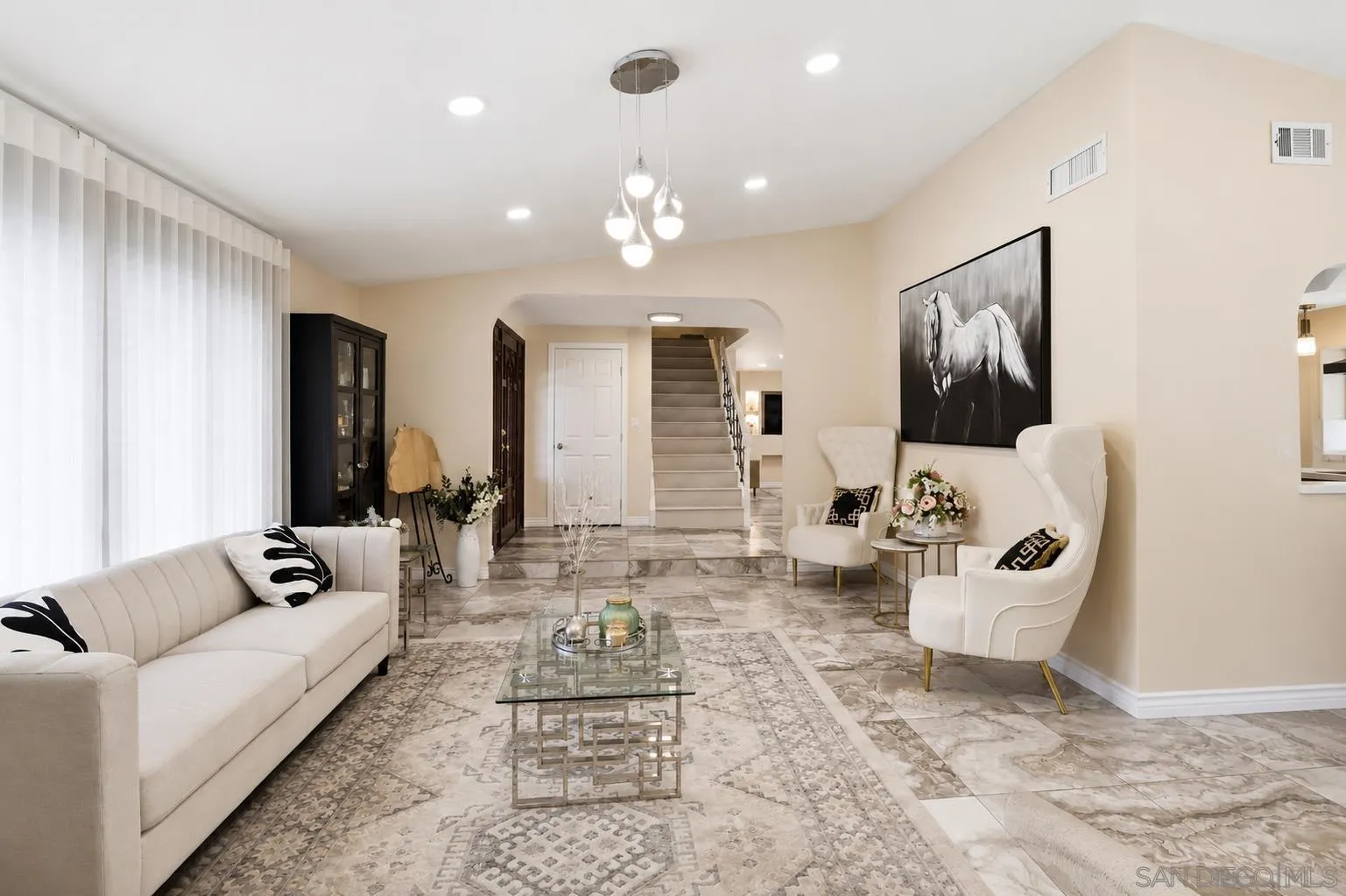 https://cdn.realtyfeed.com/cdn/127/260014482/8ce02c1bc9e3da1eadd5e78b981b5595.webp
