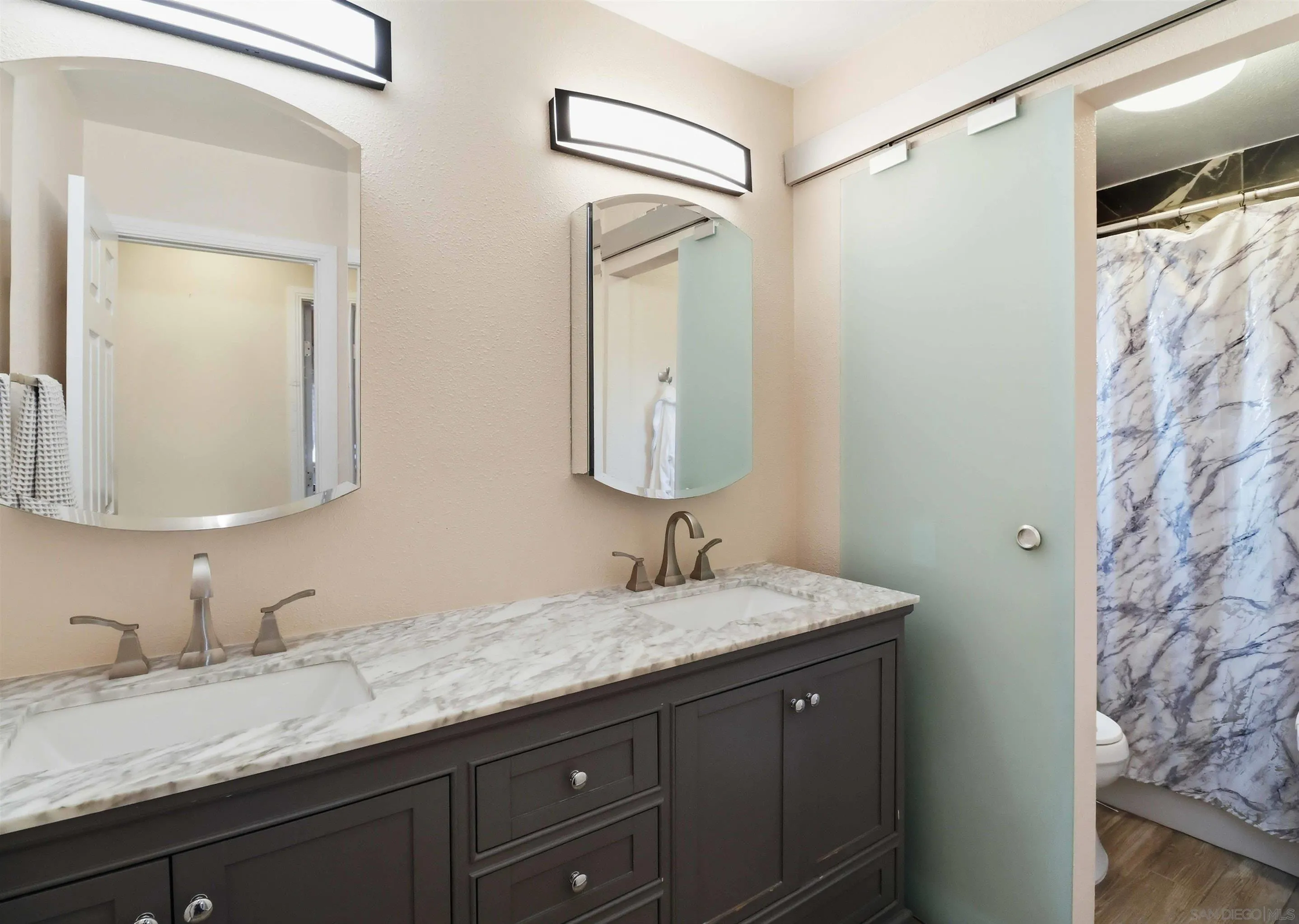 https://cdn.realtyfeed.com/cdn/127/260014482/efddf217ace76392be88014a41735b53.webp