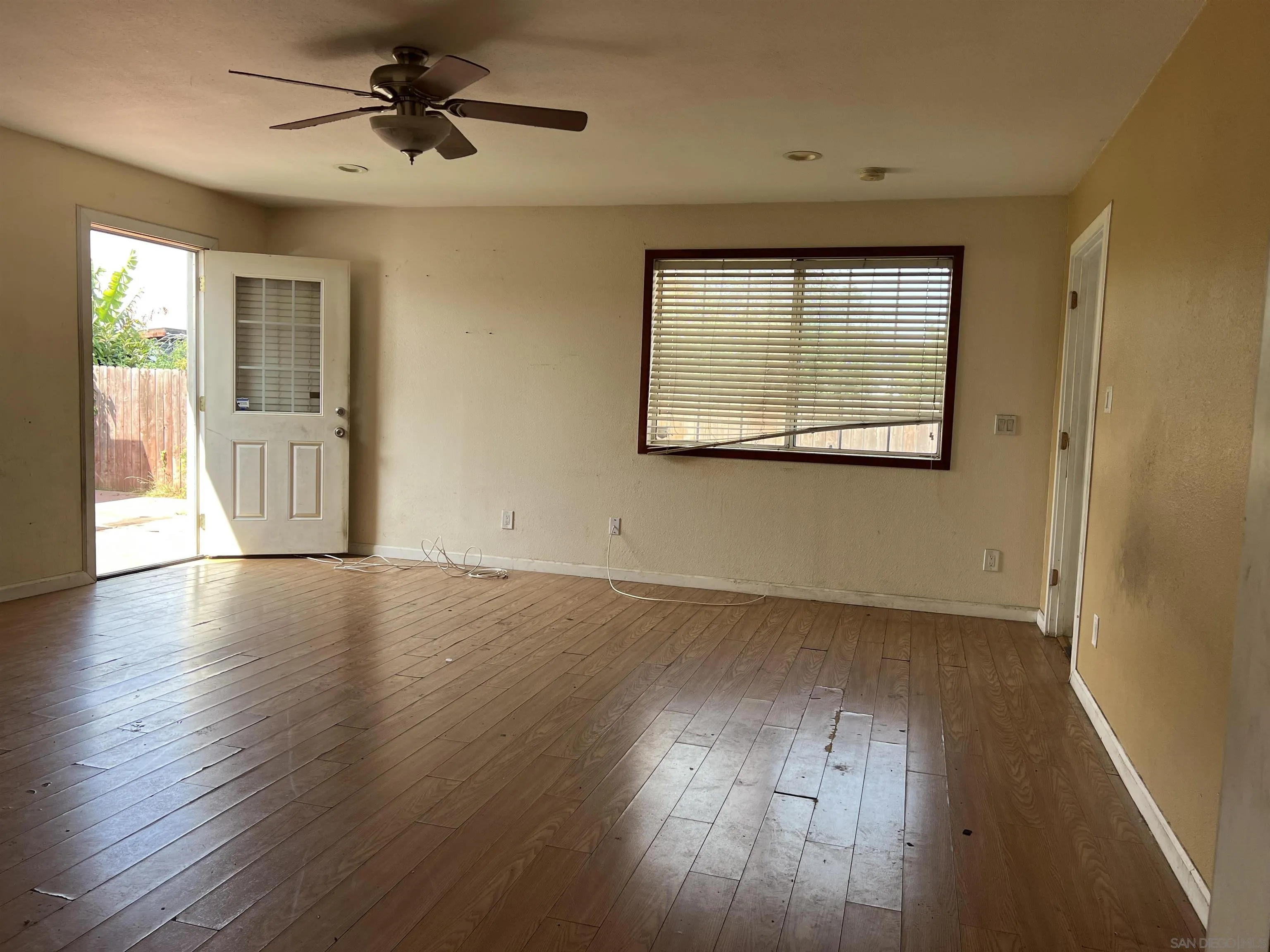 https://cdn.realtyfeed.com/cdn/127/260014486/170e424a680037a8285eb690b9d1cf5f.webp