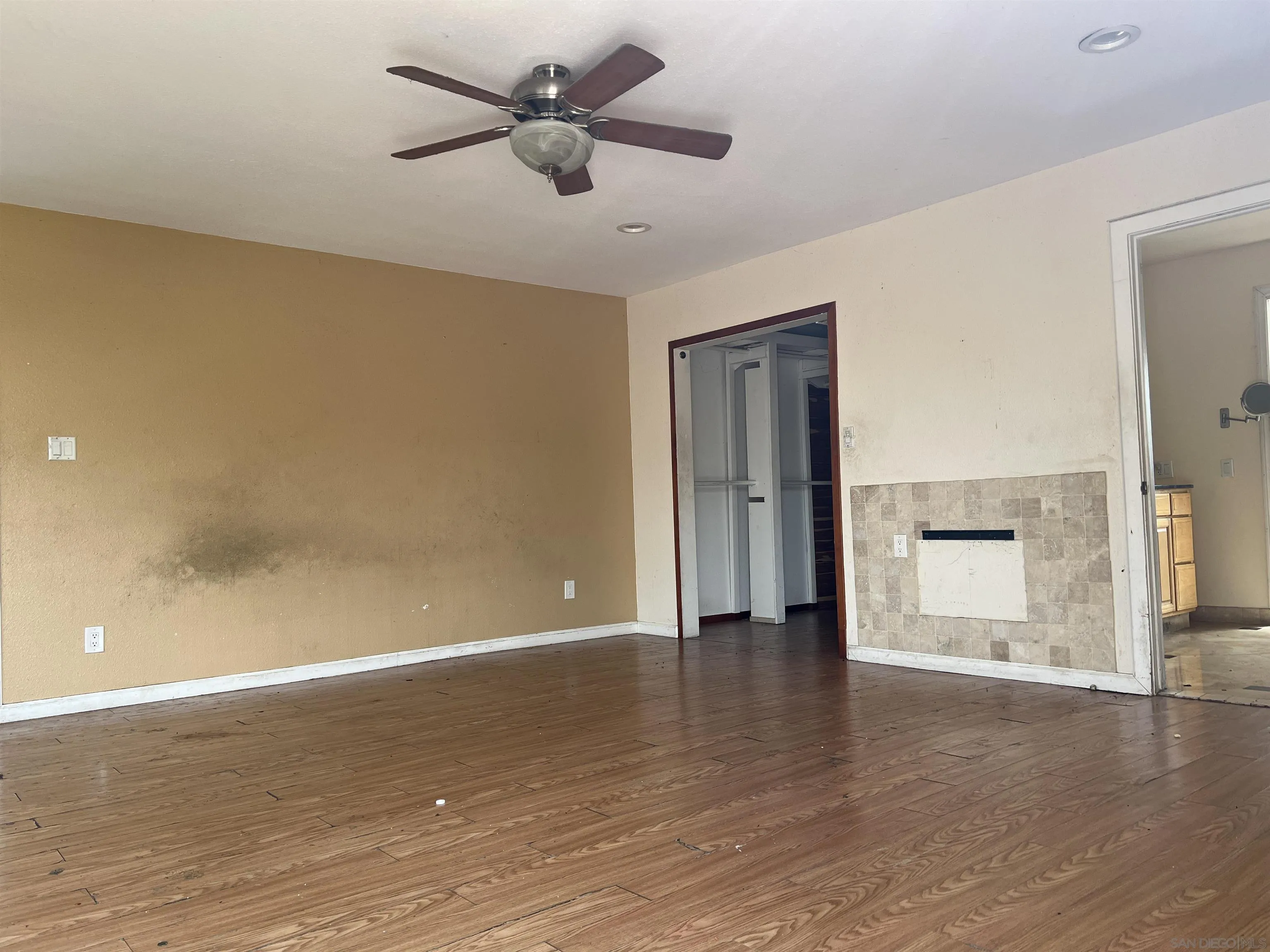 https://cdn.realtyfeed.com/cdn/127/260014486/8a441d24b6d4c0800961cf8e1fef6e05.webp