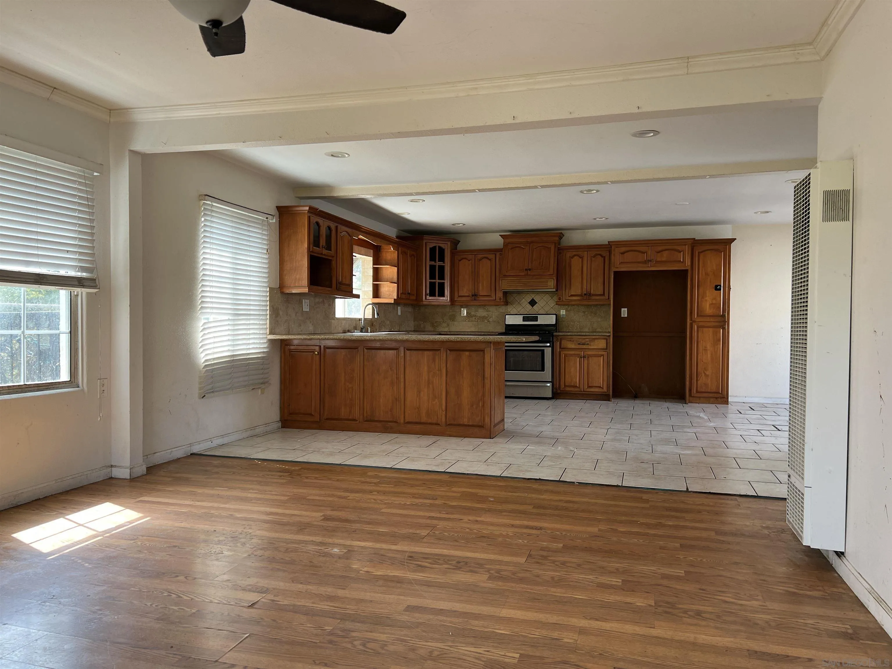 https://cdn.realtyfeed.com/cdn/127/260014486/a9d651fce7ff383b8fedfffeb1d02efa.webp