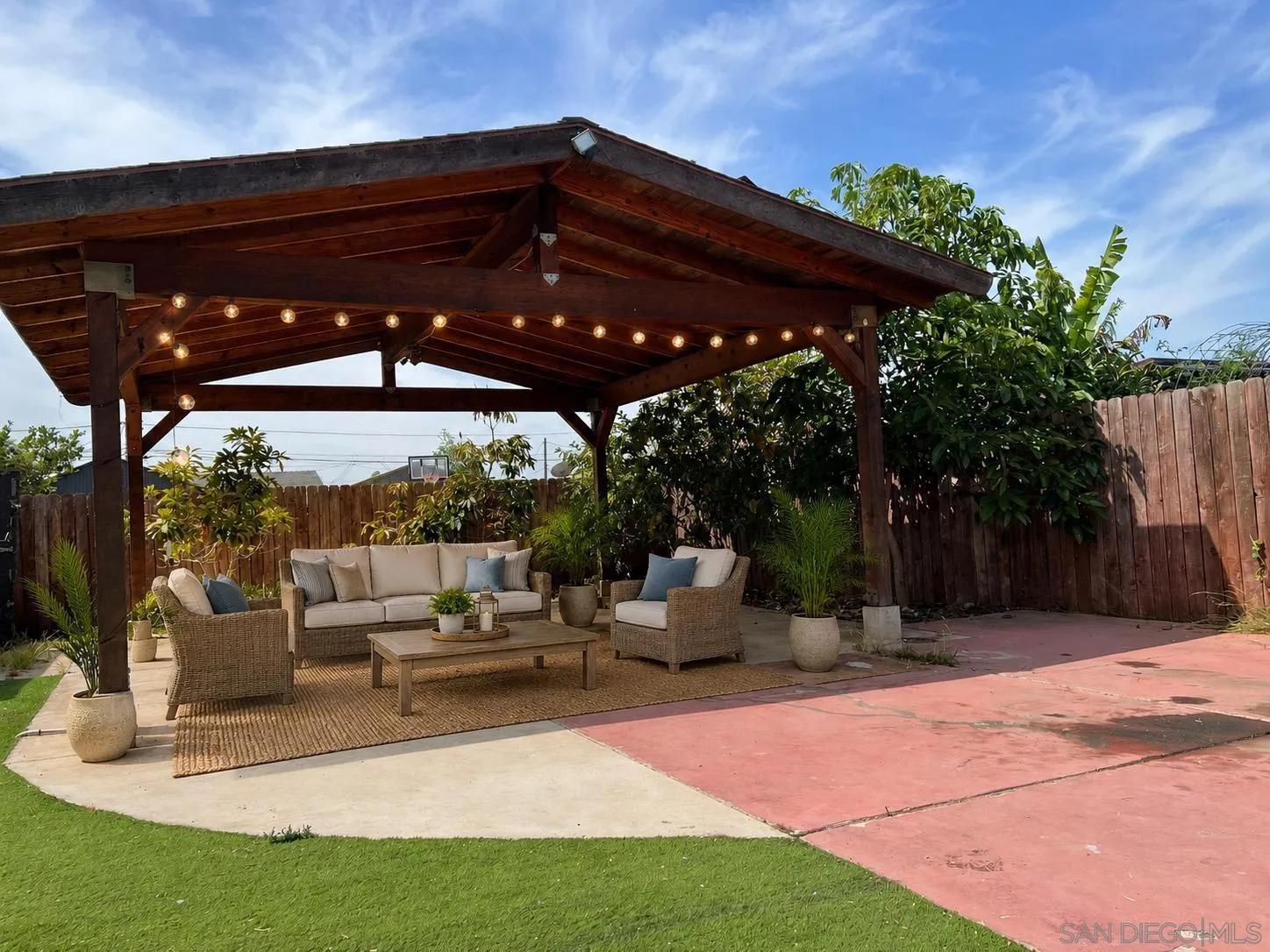 https://cdn.realtyfeed.com/cdn/127/260014486/b7e22594c3027ac267a6e98090a08969.webp