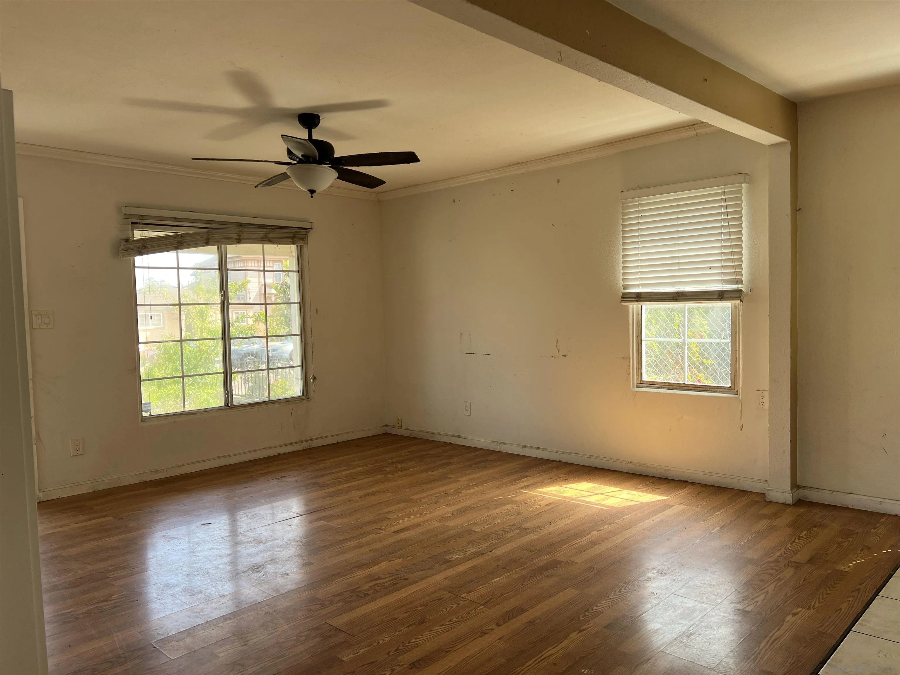 https://cdn.realtyfeed.com/cdn/127/260014486/e0d8e4fe0c7def333d90c2d9281dc12e.webp