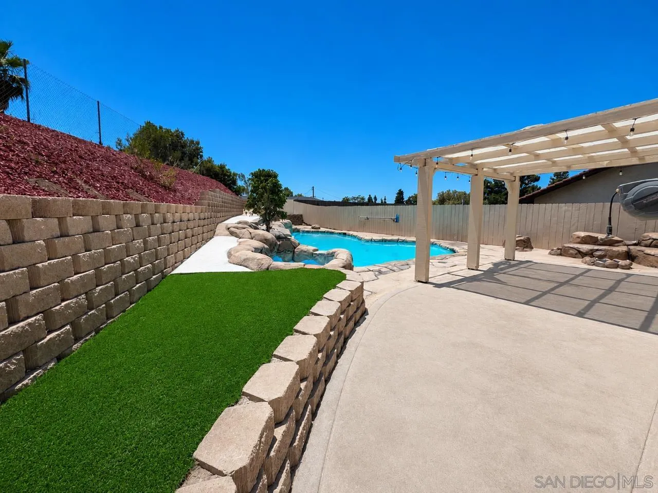 https://cdn.realtyfeed.com/cdn/127/260014498/1883f9675104650db8a4f0a5b62c2cd2.webp
