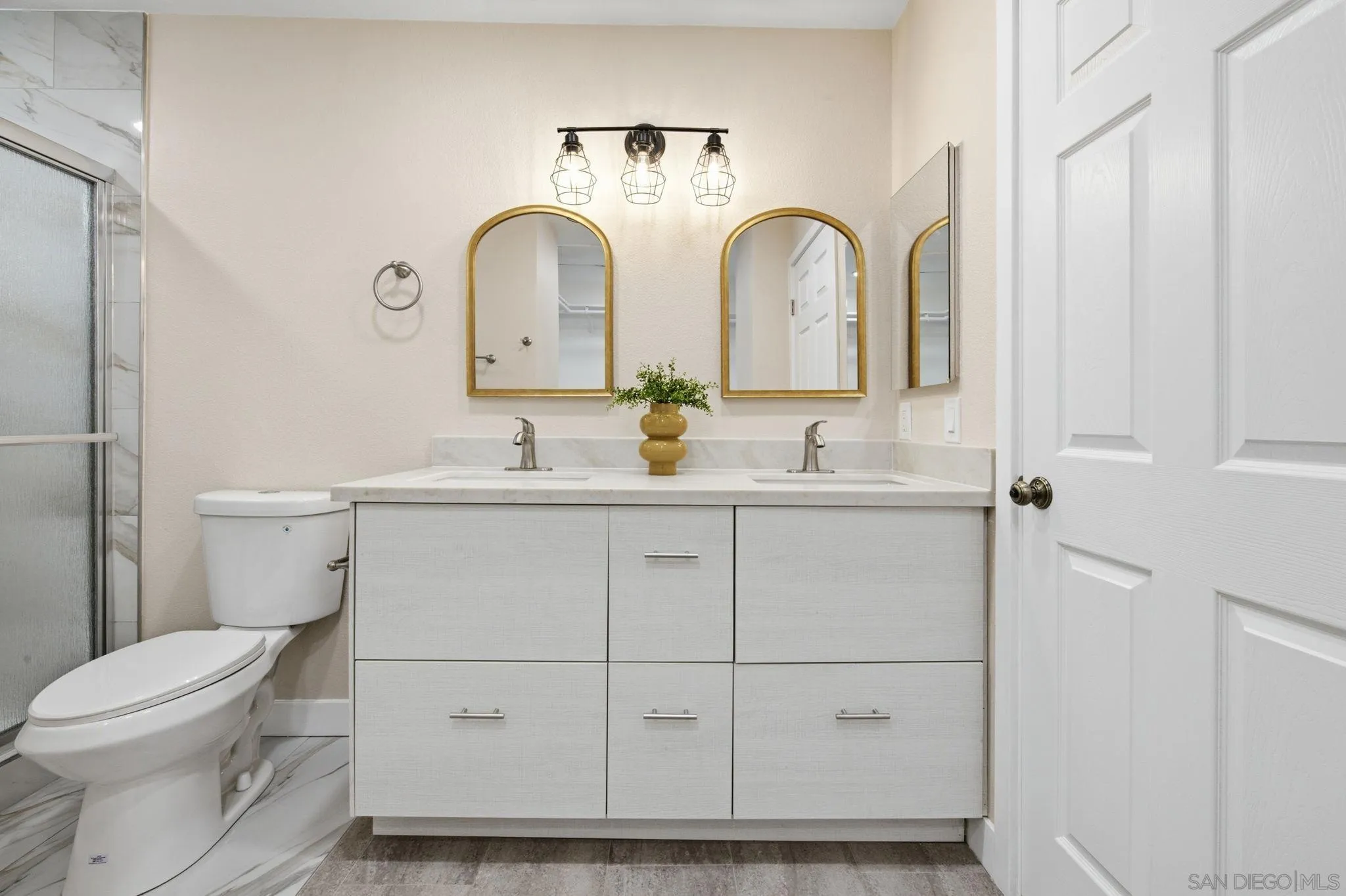 https://cdn.realtyfeed.com/cdn/127/260014498/253cc772256fac8e634db1f68909b924.webp