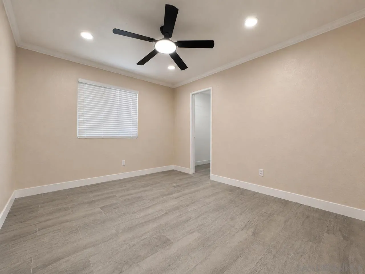 https://cdn.realtyfeed.com/cdn/127/260014498/58b94d76a03da21003845ce04063a57d.webp