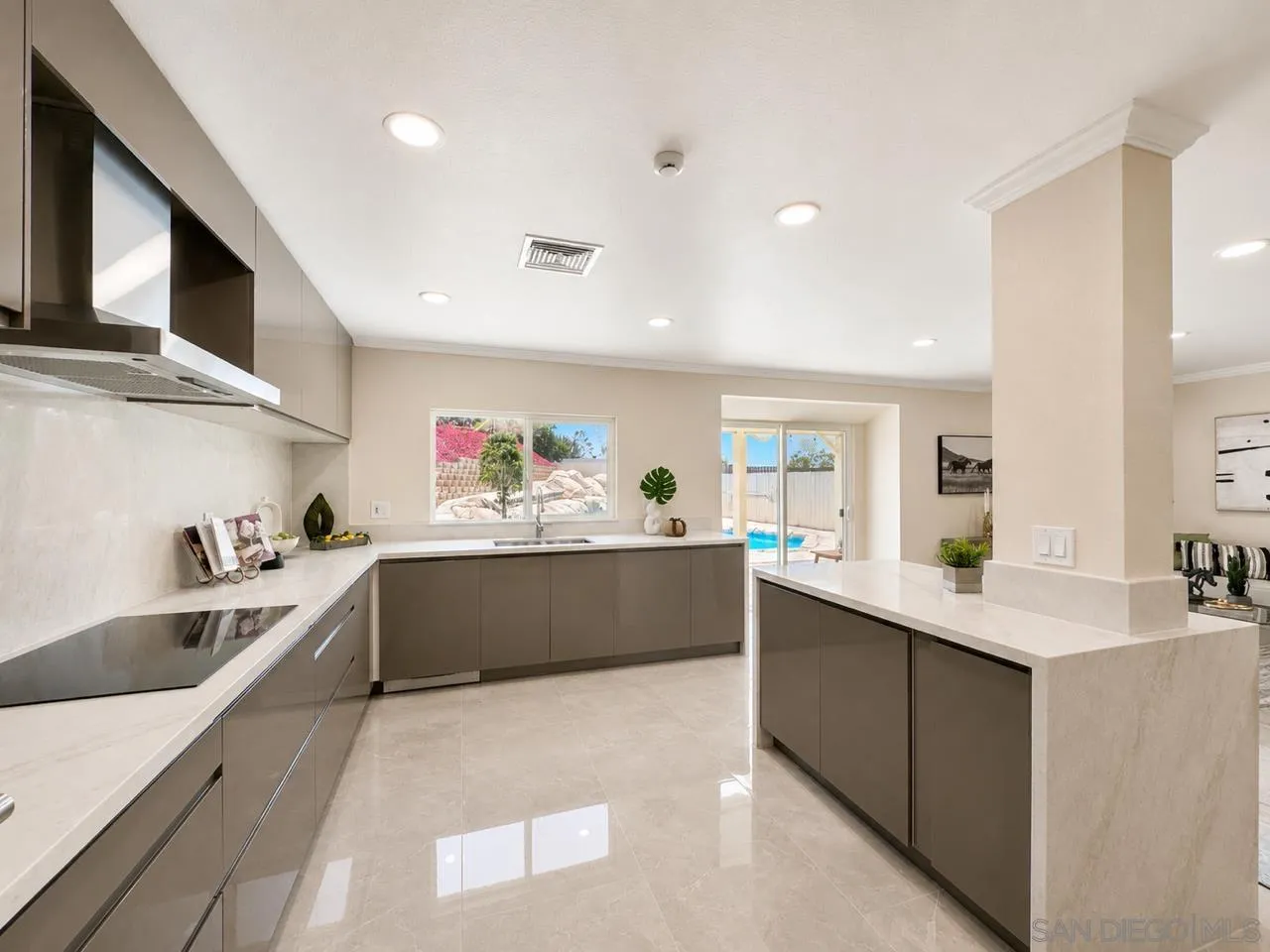 https://cdn.realtyfeed.com/cdn/127/260014498/ad5609aa58c372c3390220263c2627de.webp