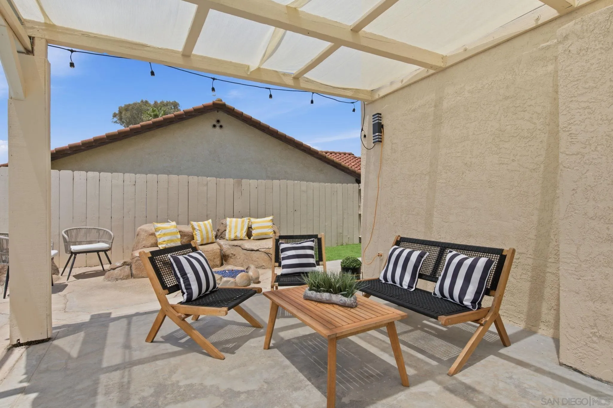 https://cdn.realtyfeed.com/cdn/127/260014498/b7bc16b9806debdaa2db5ff2c36f7352.webp