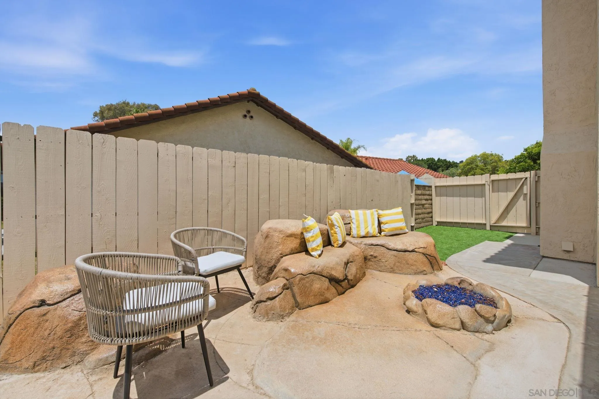 https://cdn.realtyfeed.com/cdn/127/260014498/f29f7af5a6fe6d4788dff6db08aab711.webp