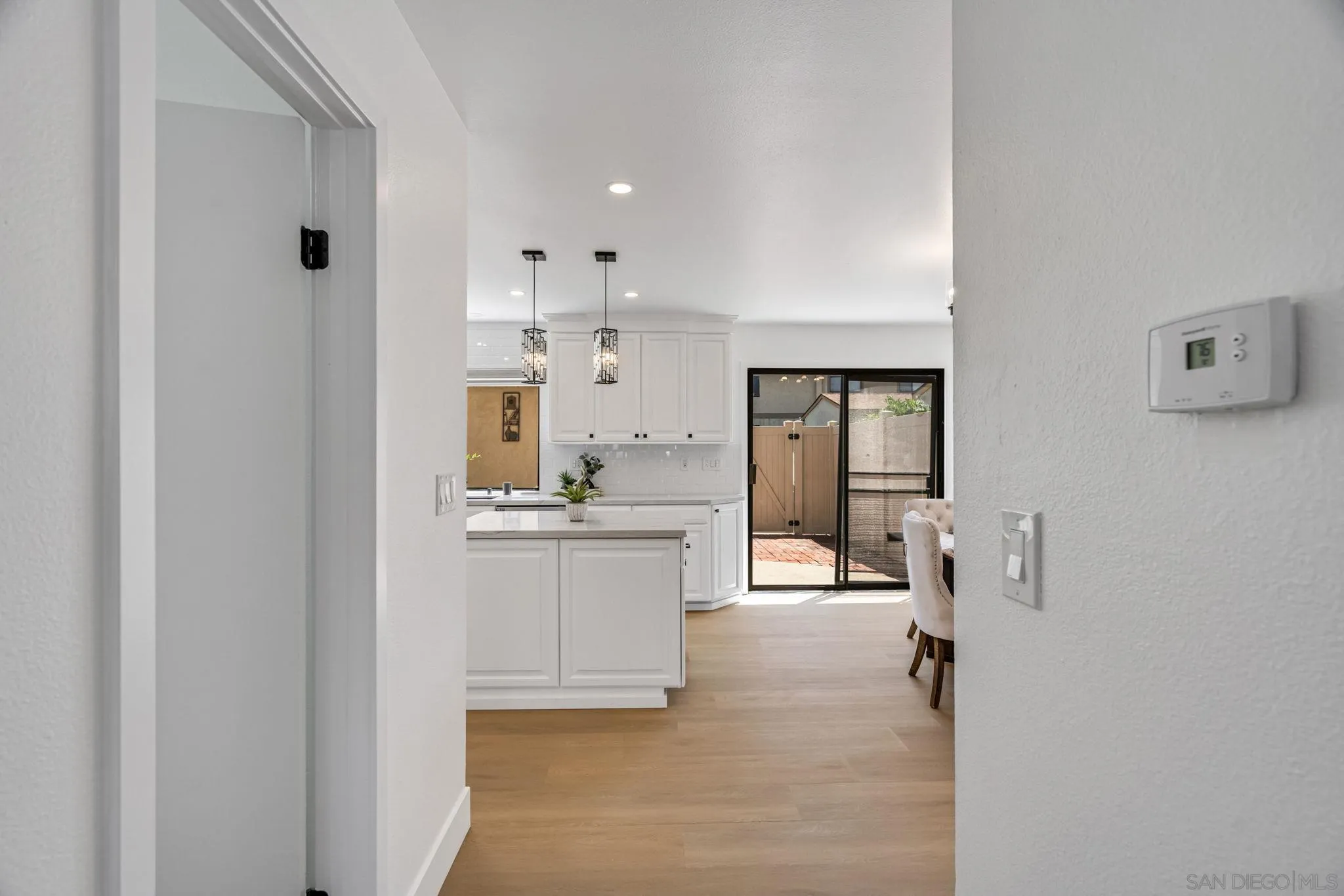 Photo #6: 260014507 Listing: Photo #6