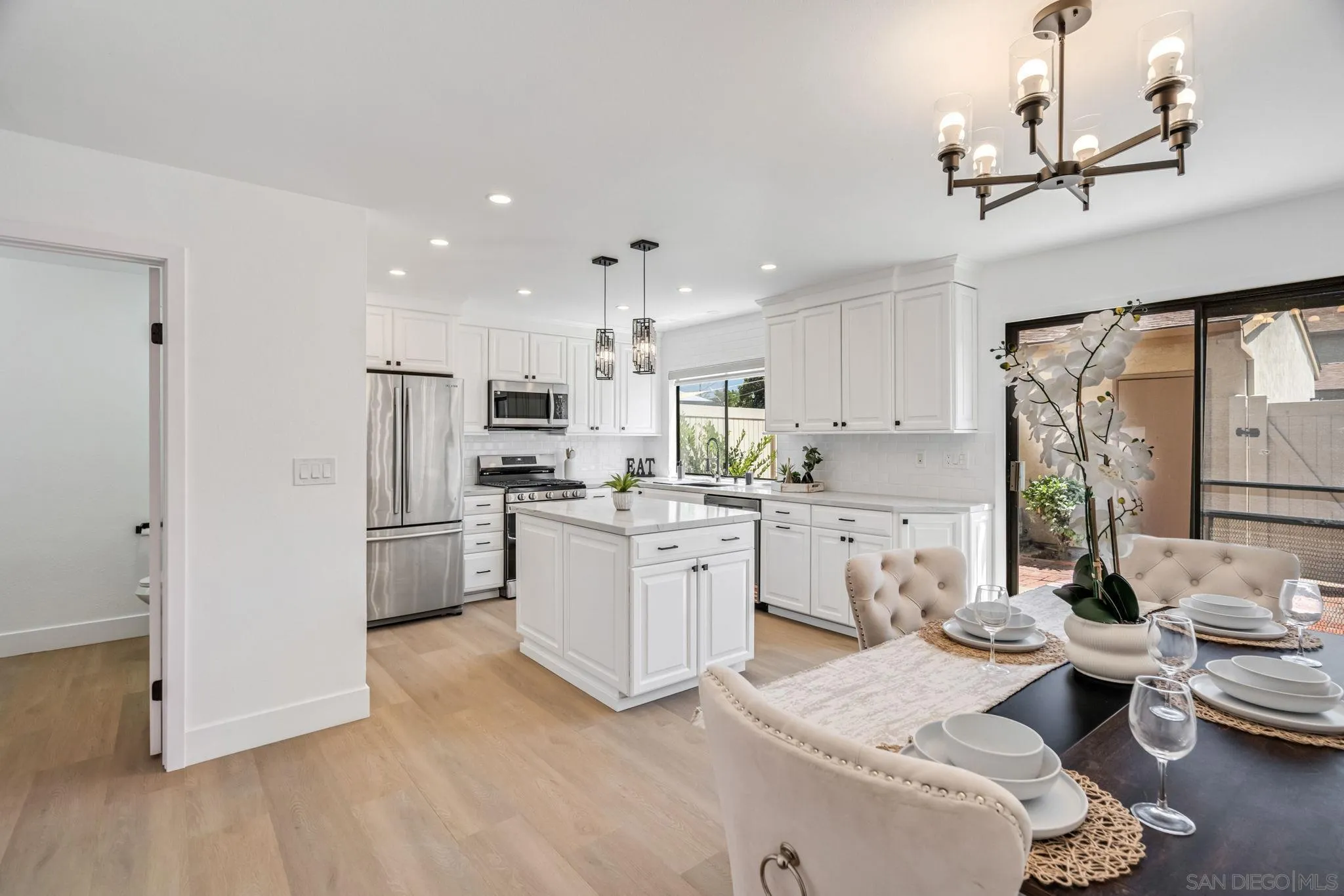 Photo #1: 260014507 Listing: Photo #1