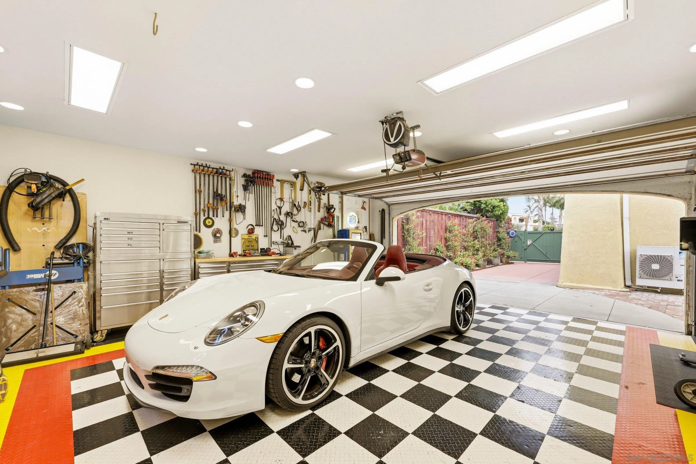https://cdn.realtyfeed.com/cdn/127/260014515/1d9b52e473f70c22ec9011fb77beeaeb.webp