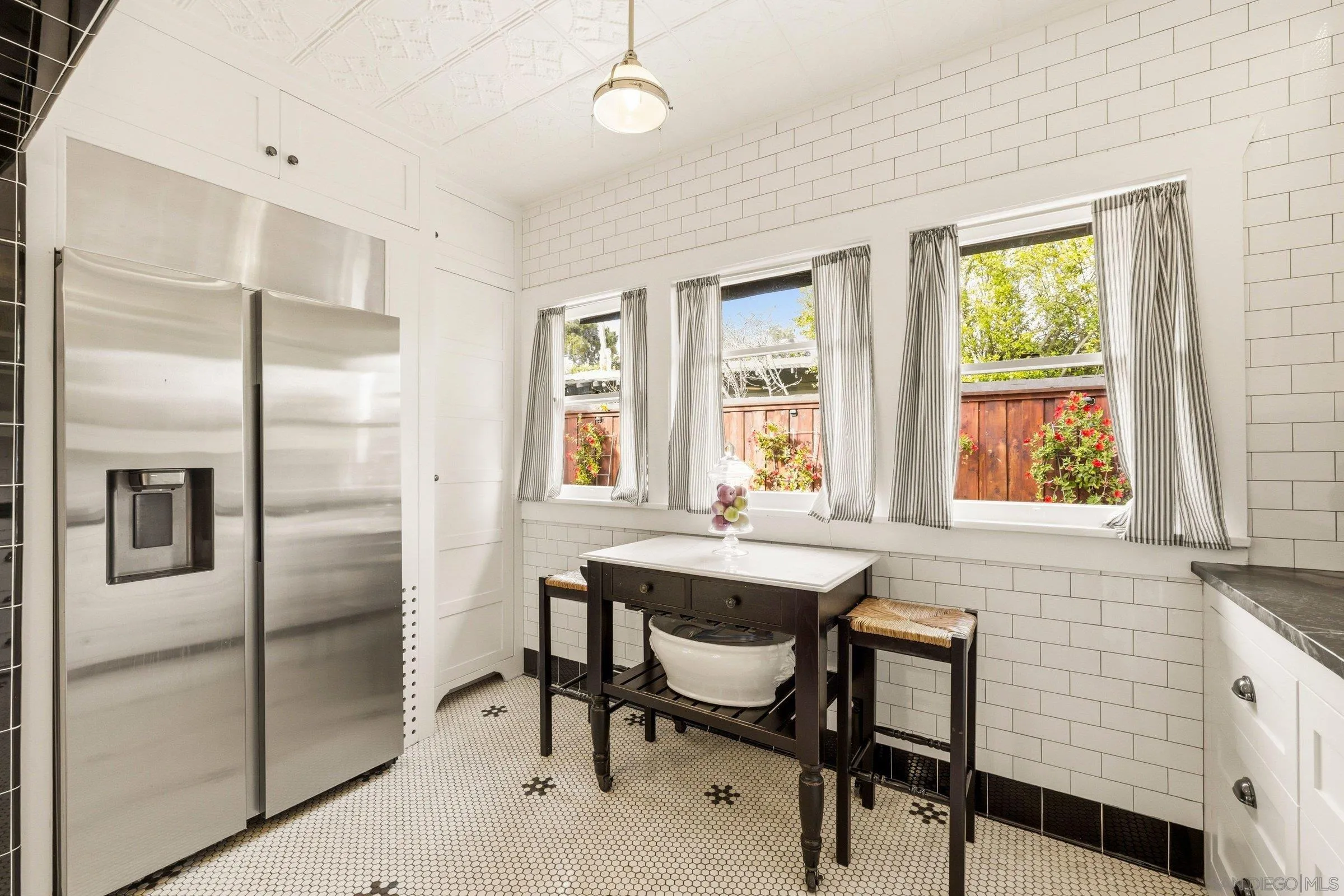 https://cdn.realtyfeed.com/cdn/127/260014515/4ef7733482cff6aad8ca18f80c37fc14.webp
