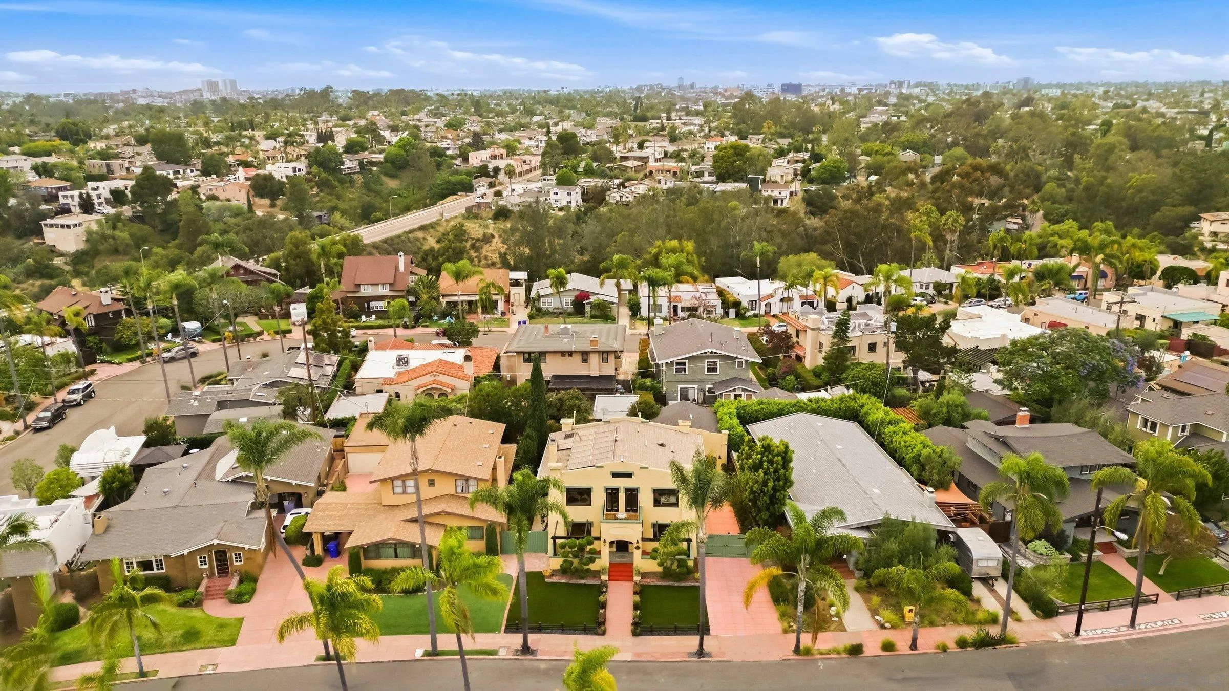 https://cdn.realtyfeed.com/cdn/127/260014515/7212a30bd207ca448fc0b8e585e3c5ff.webp