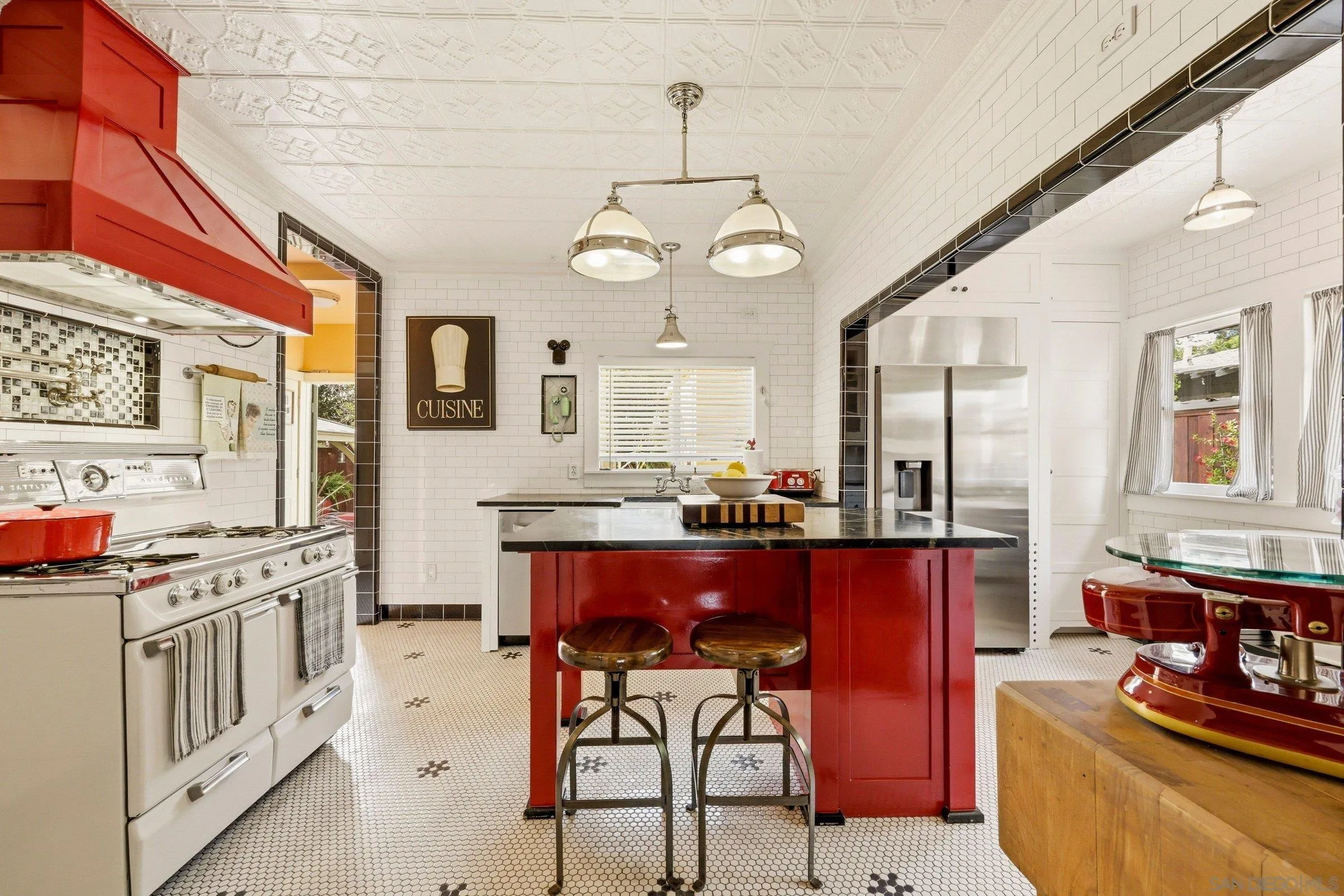 https://cdn.realtyfeed.com/cdn/127/260014515/77c32ba7bf7da326713daf610bee787c.webp