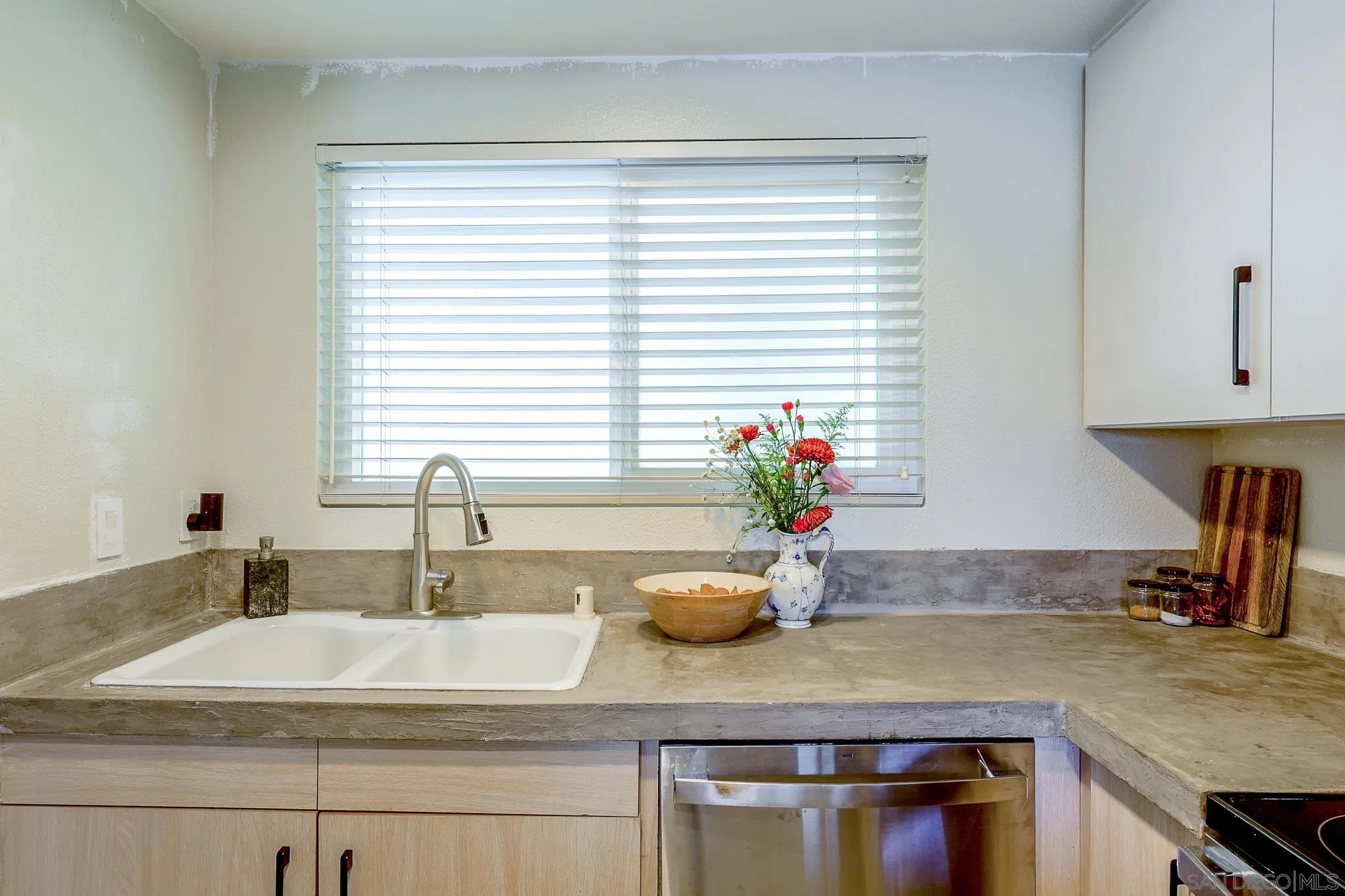 Photo #5: 260014516 Listing: Photo #5