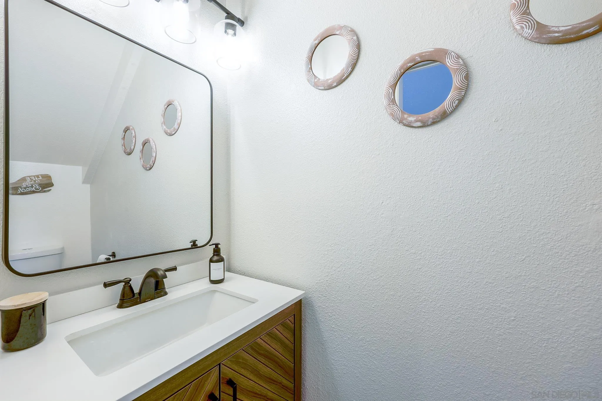 Photo #12: 260014516 Listing: Photo #12