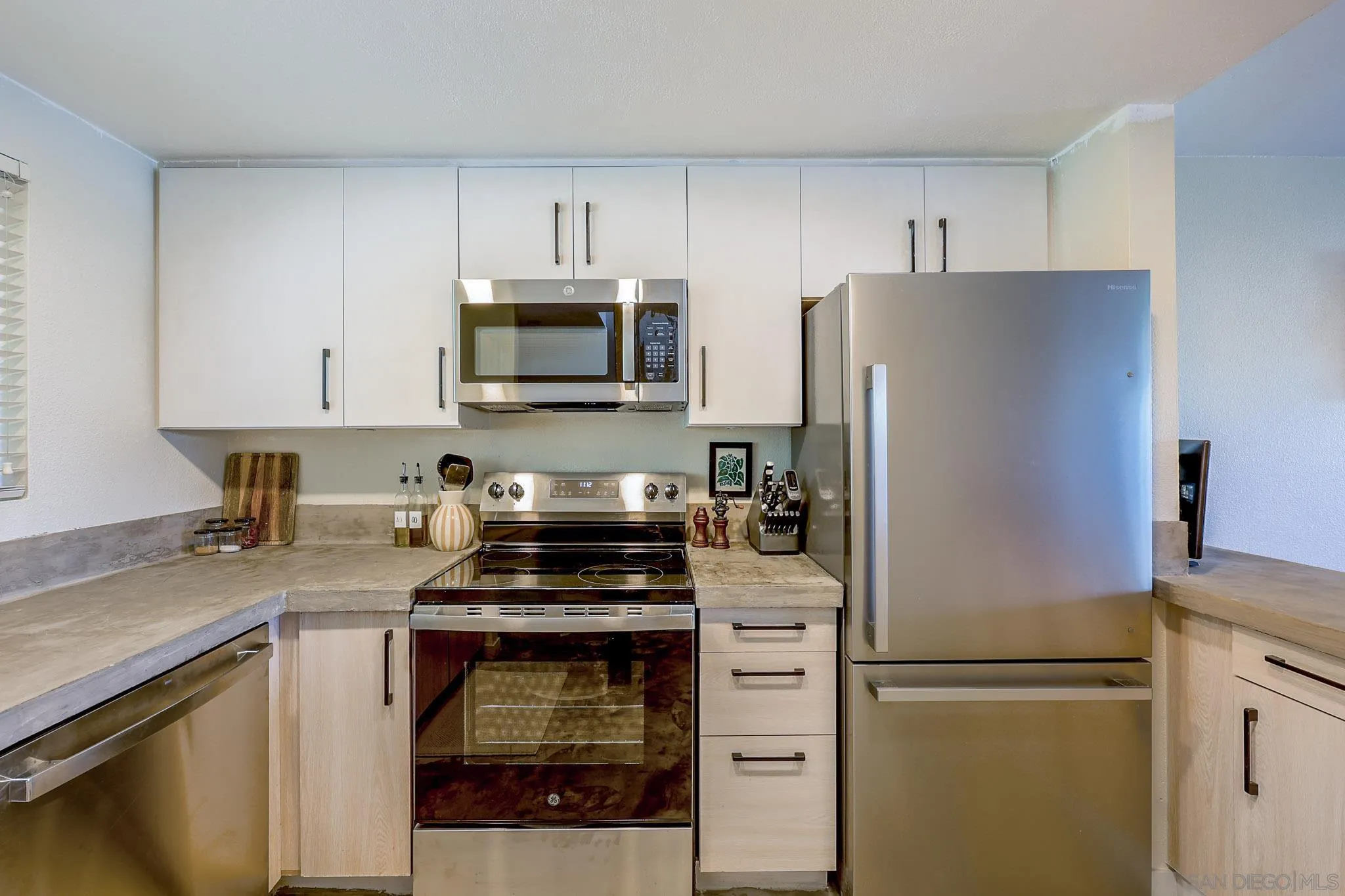 Photo #3: 260014516 Listing: Photo #3