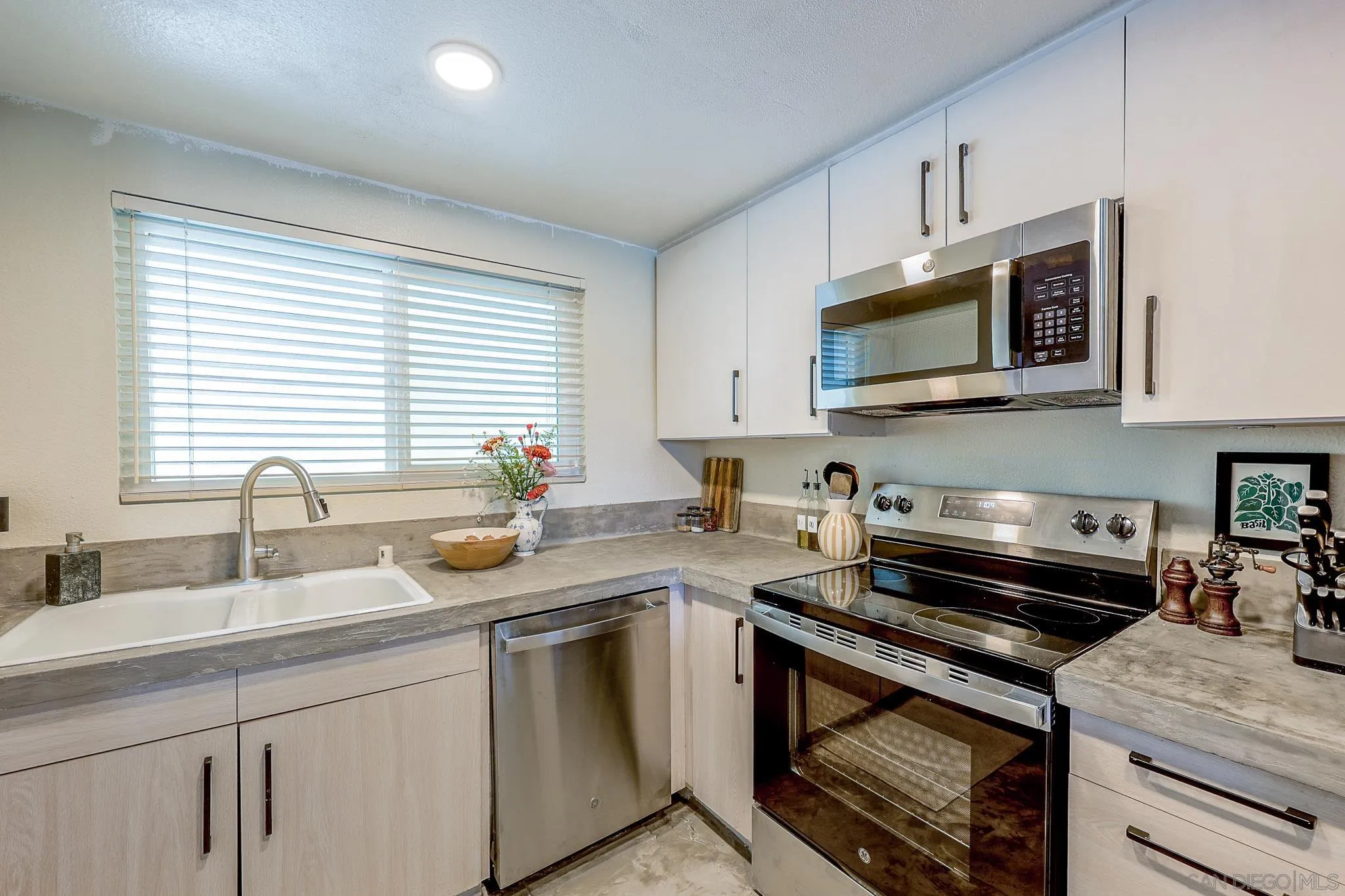 Photo #6: 260014516 Listing: Photo #6
