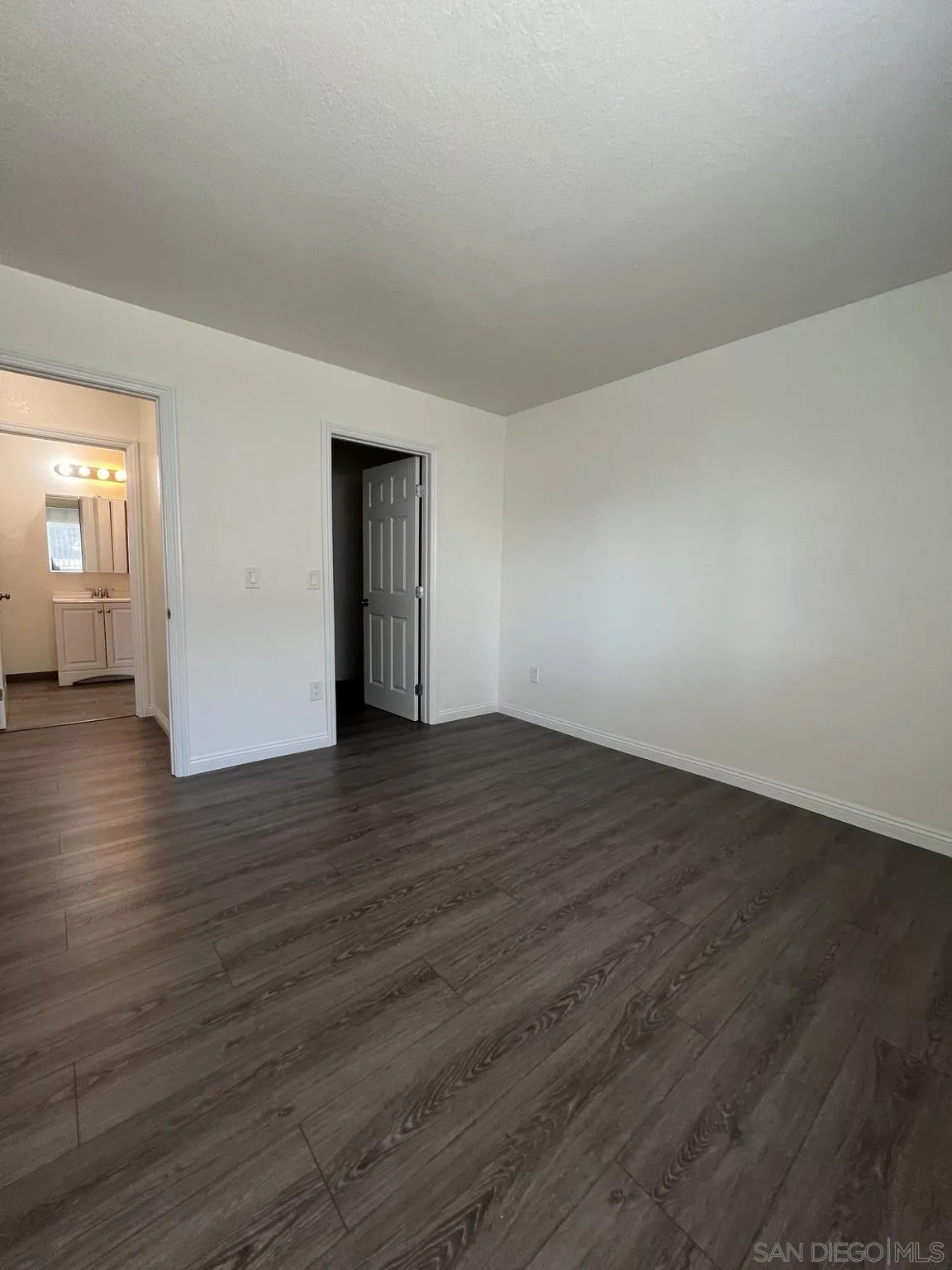 Photo #12: 260014527 Listing: Photo #12